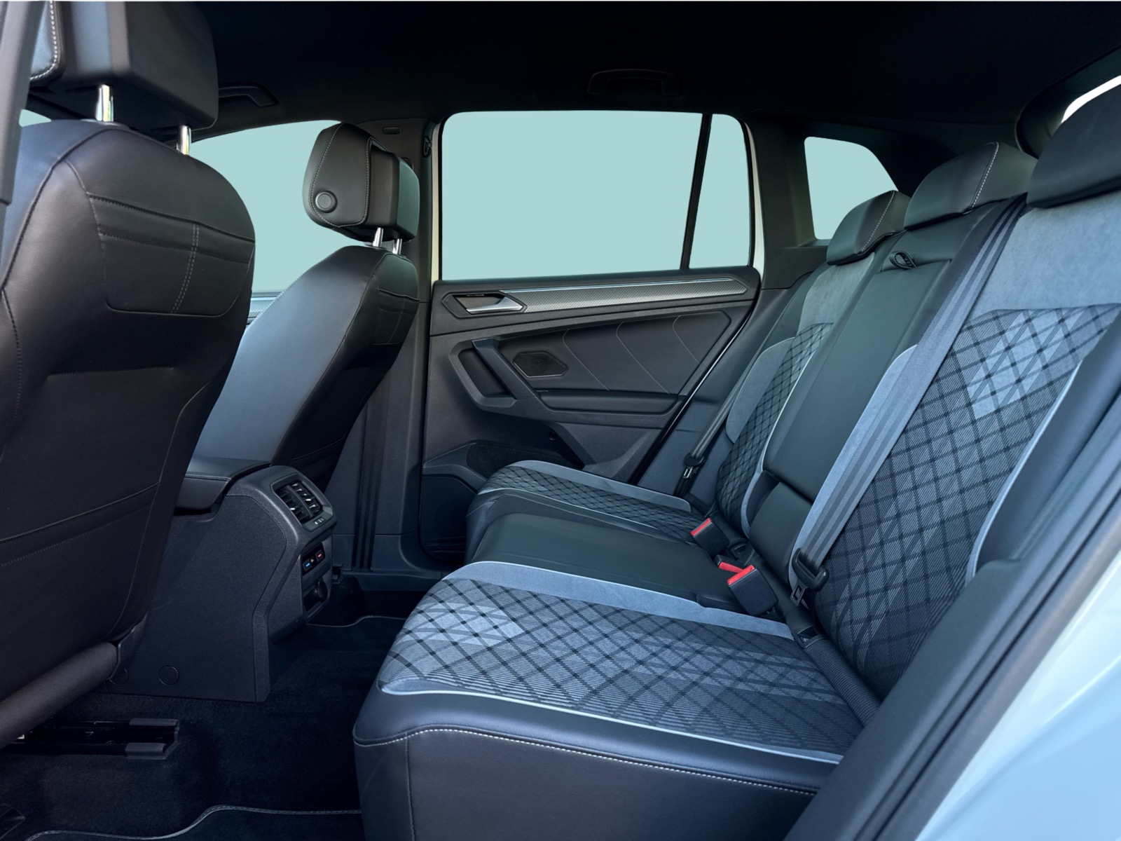 VW Tiguan 1,4 eHybrid R-line DSG 5d