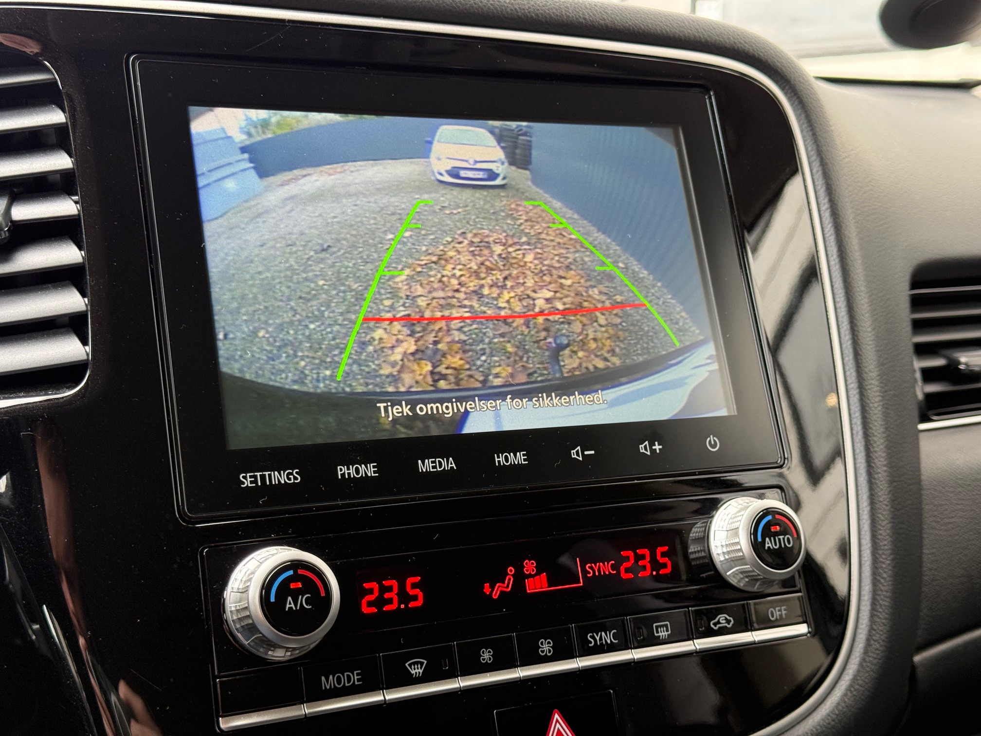 Mitsubishi Outlander 2,4 PHEV Intense CVT 4WD 5d