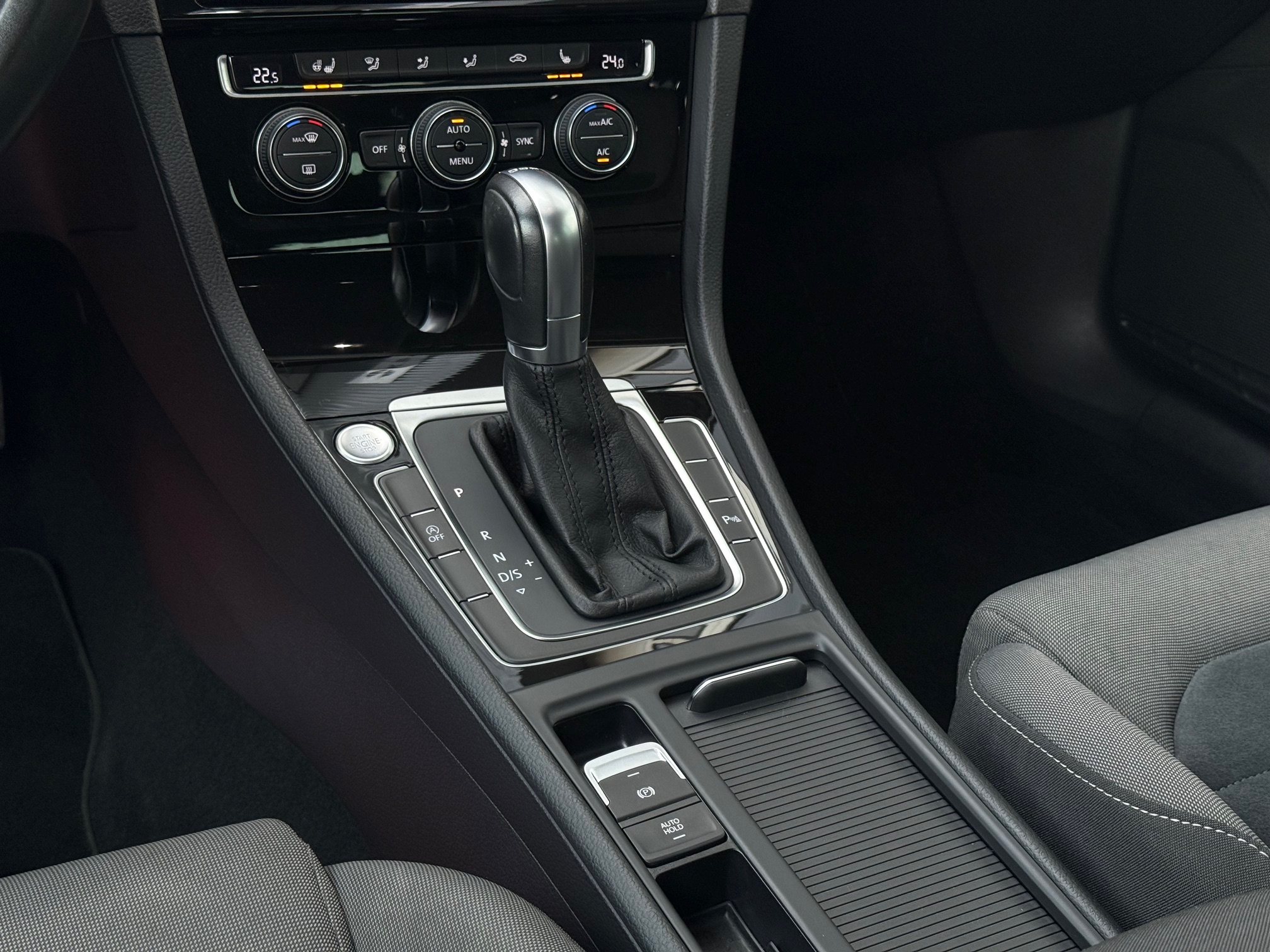 VW Golf VII 1,5 TSi 150 Highline DSG 5d