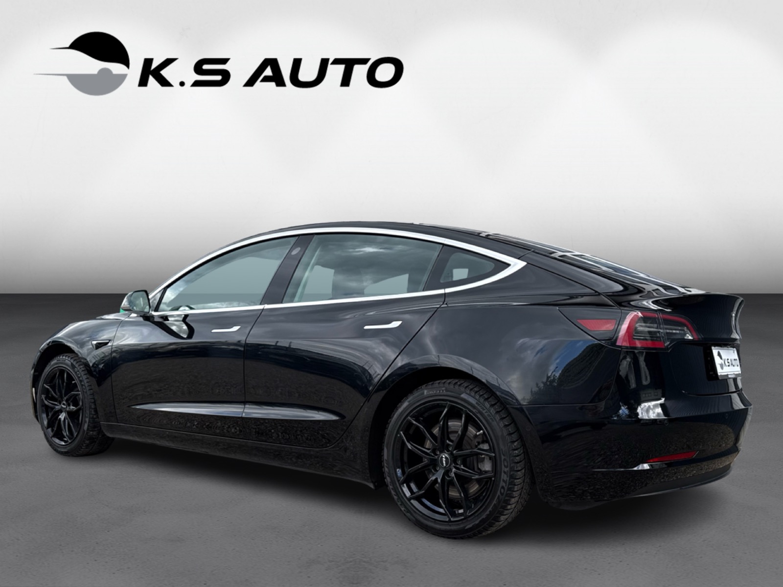 Tesla Model 3 Long Range RWD 4d
