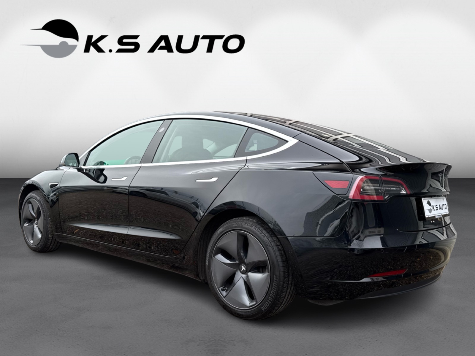 Tesla Model 3 Long Range RWD 4d