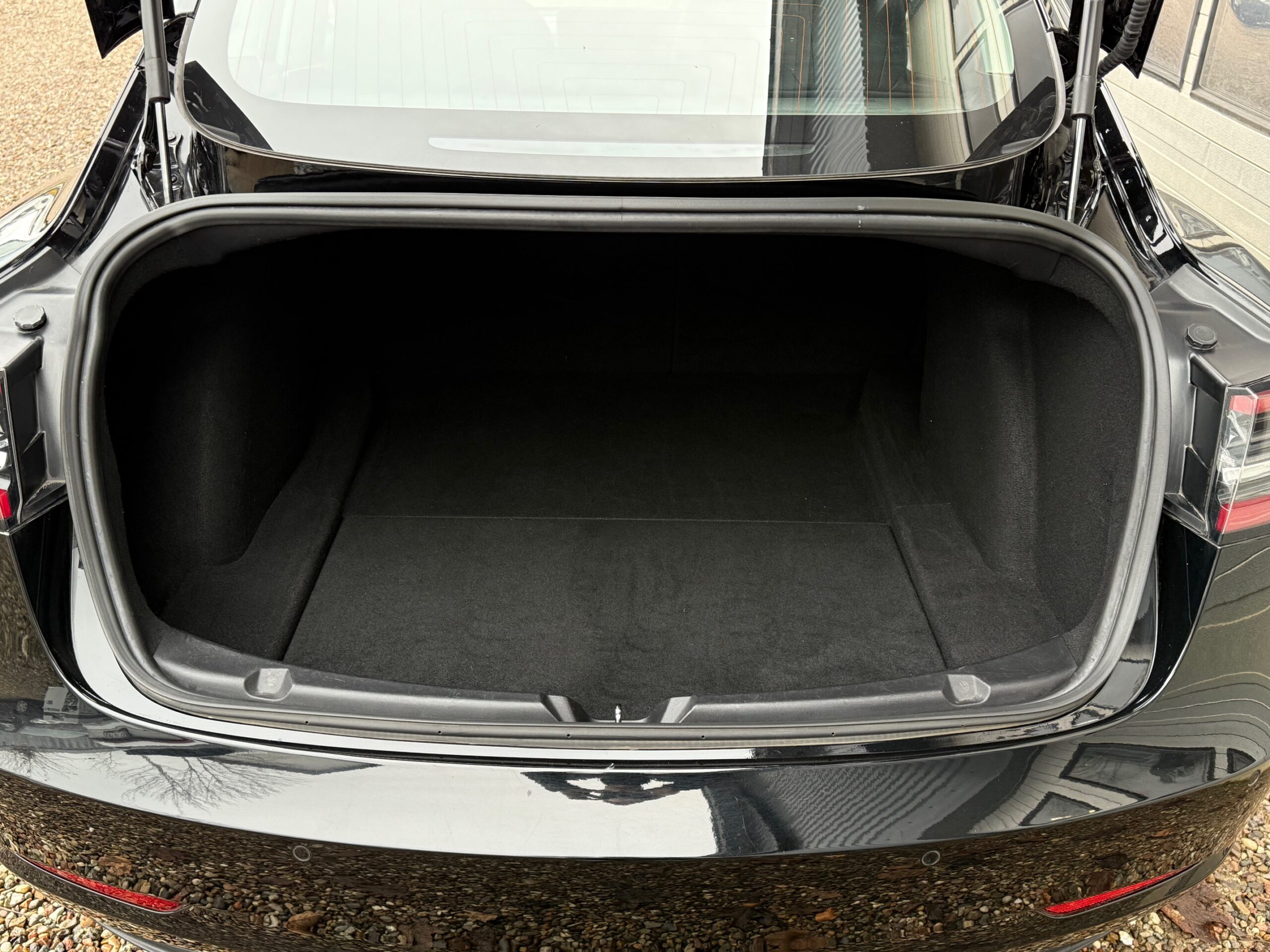 Tesla Model 3 Long Range RWD 4d