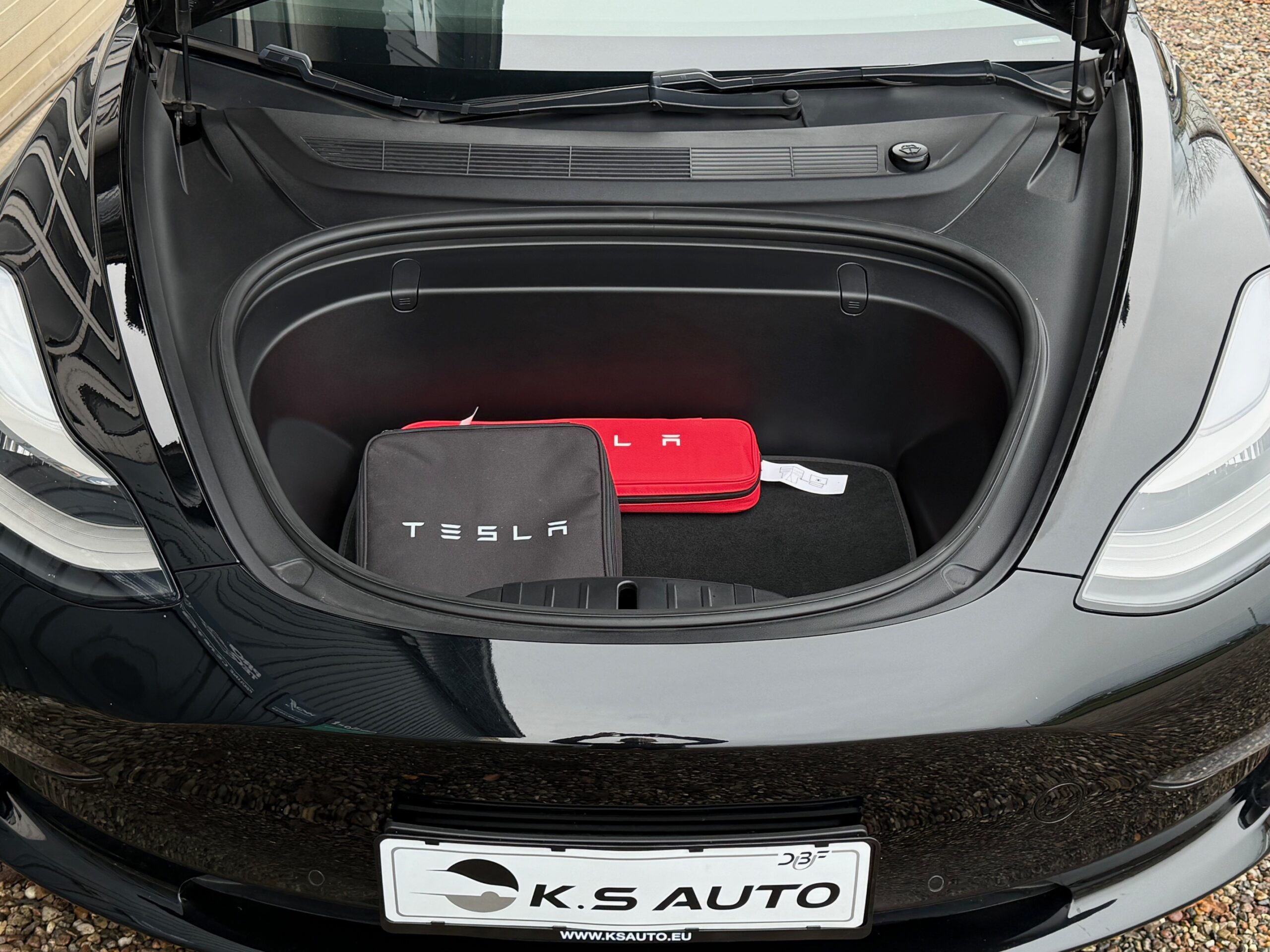 Tesla Model 3 Long Range RWD 4d