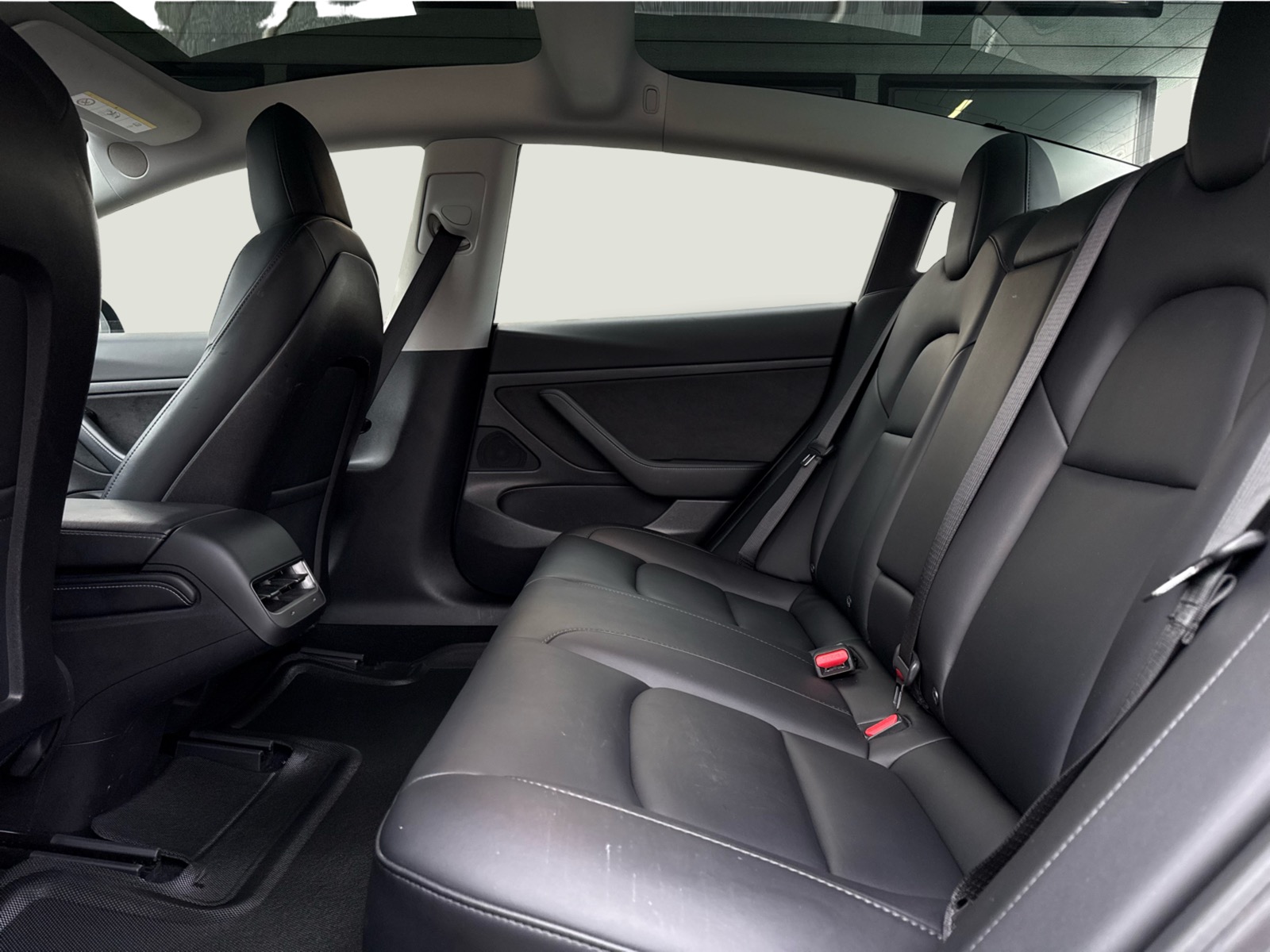 Tesla Model 3 Standard Range+ RWD 4d