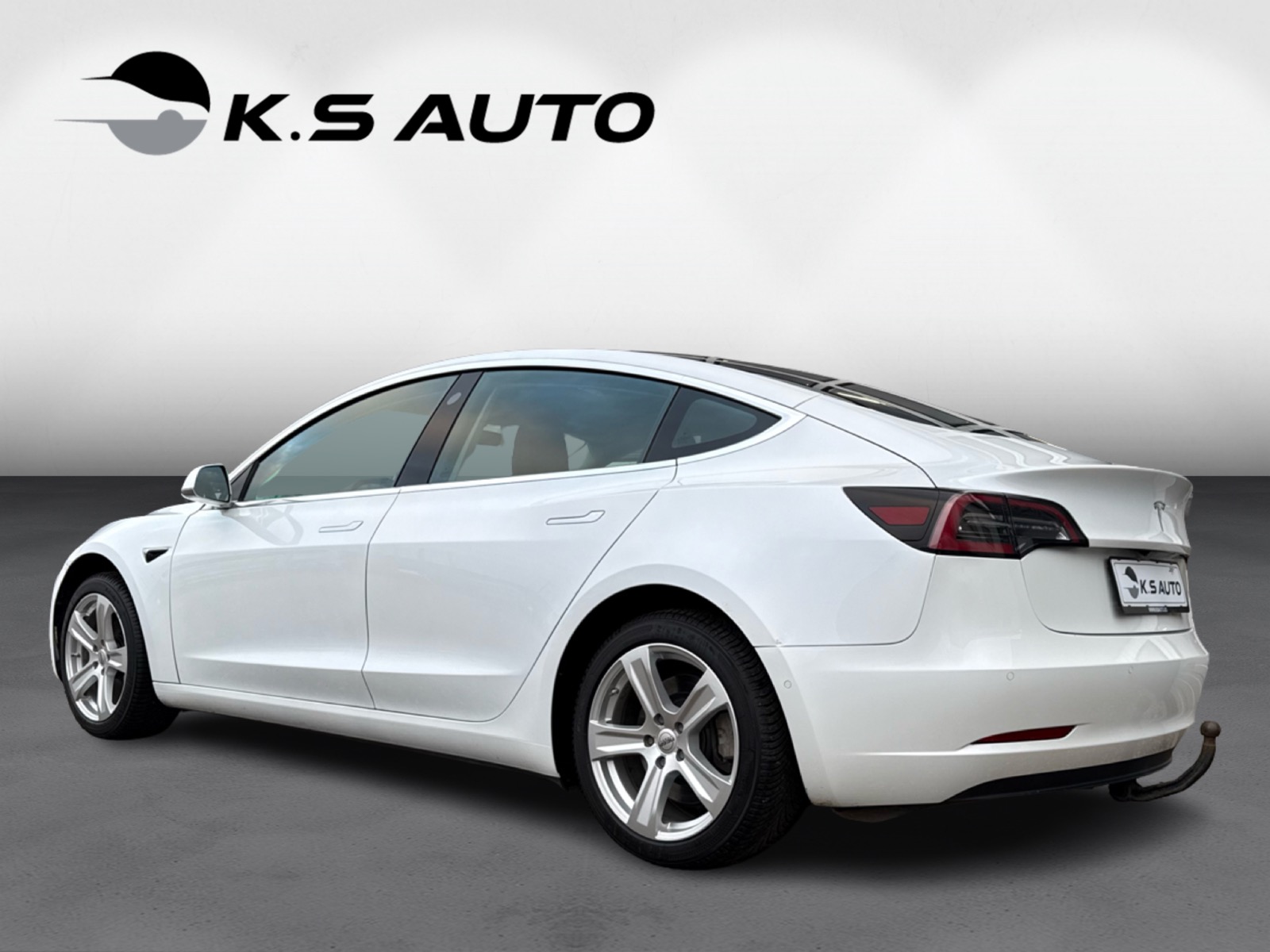 Tesla Model 3 Standard Range+ RWD 4d