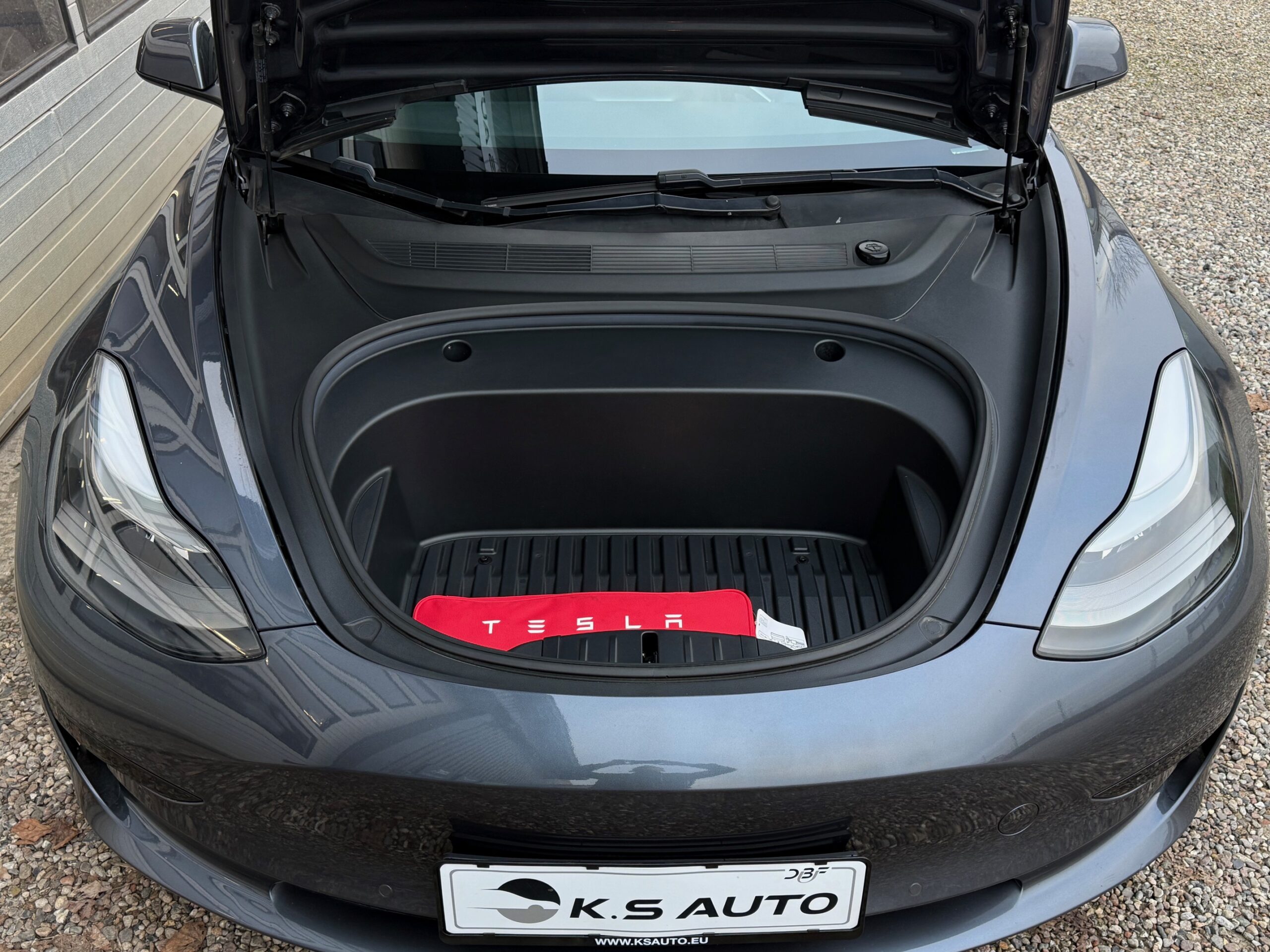 Tesla Model 3 Standard Range+ RWD 4d