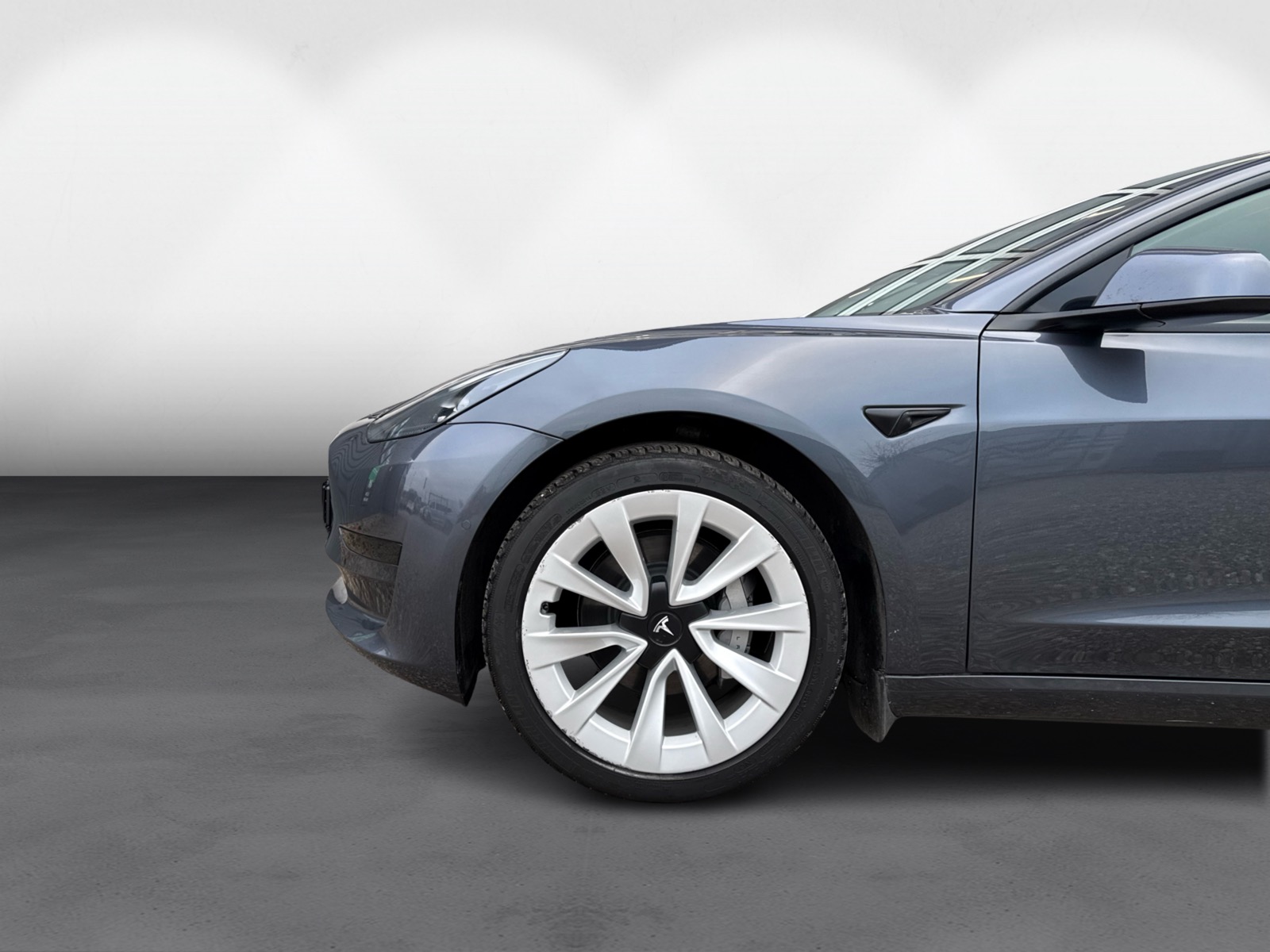 Tesla Model 3 Standard Range+ RWD 4d