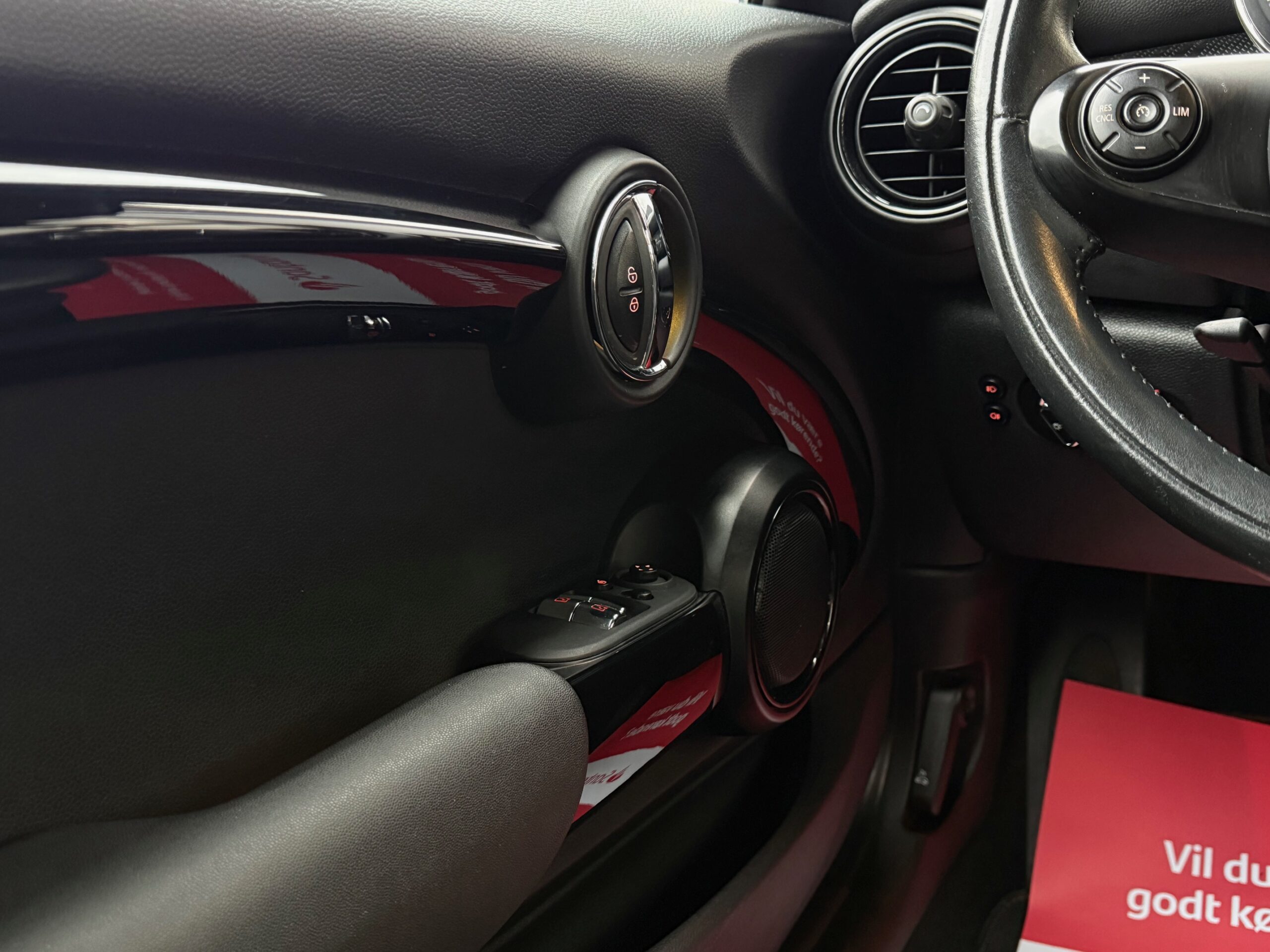 MINI Cooper SE Experience 3d