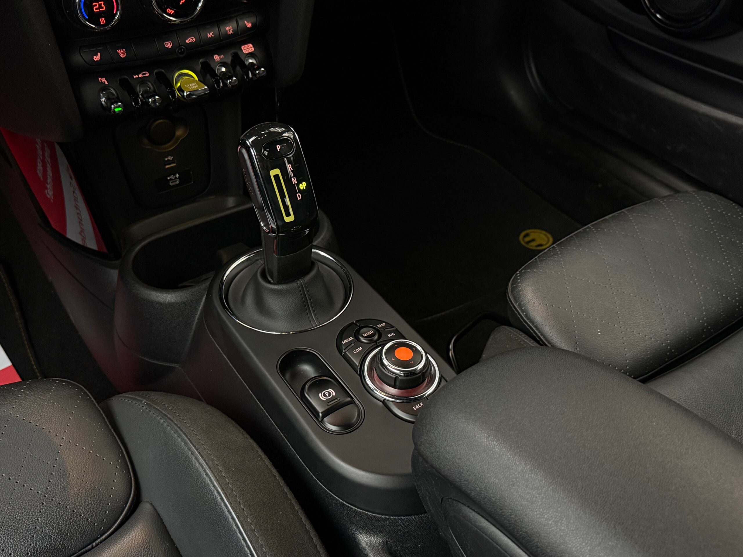 MINI Cooper SE Experience 3d