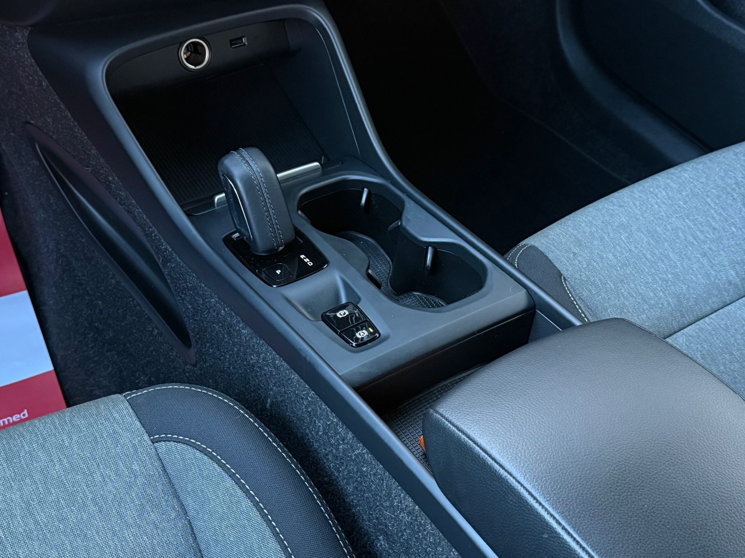 Volvo XC40 1,5 T4 ReCharge Inscription aut. 5d