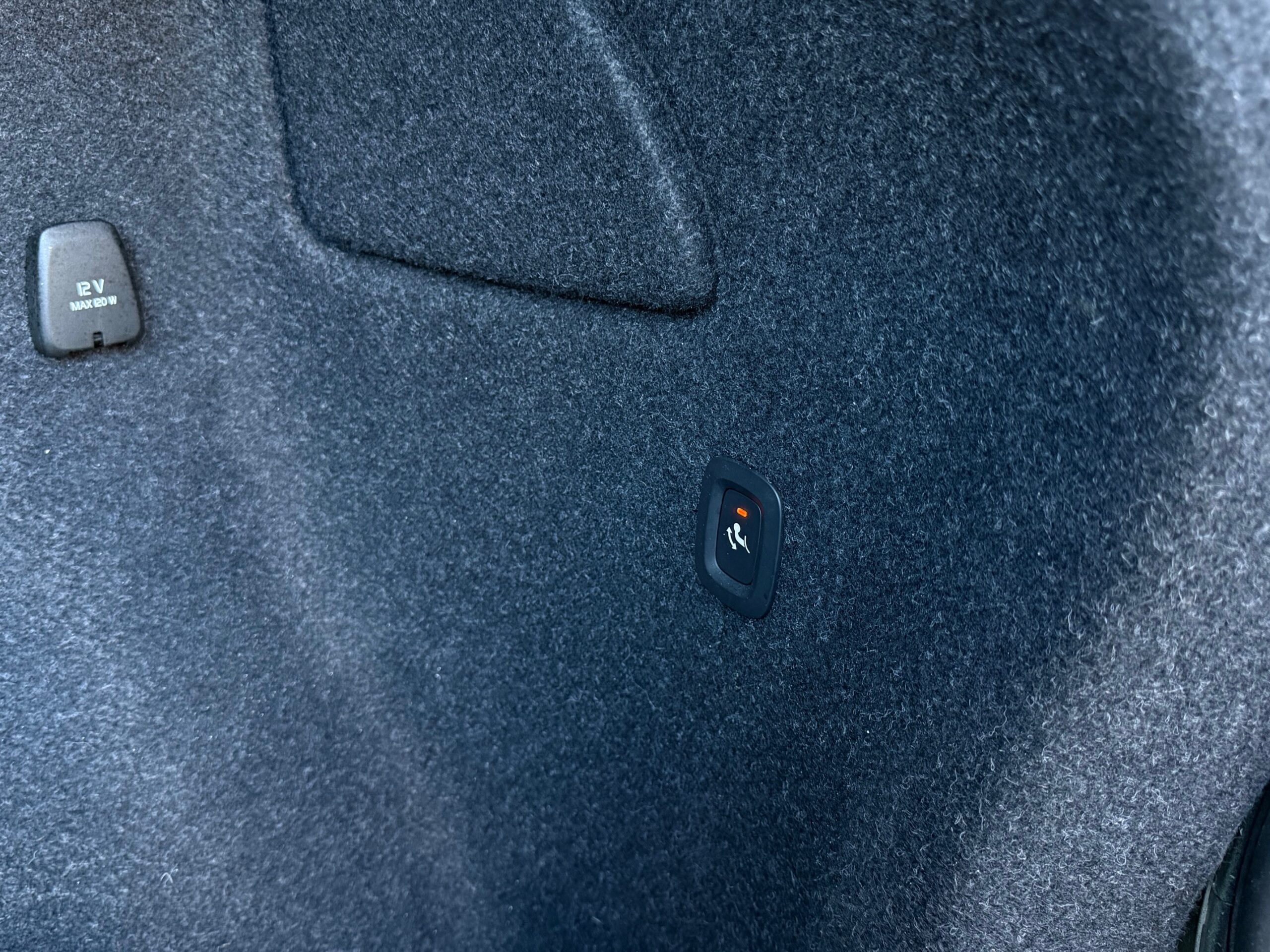 Volvo XC40 1,5 T4 ReCharge Inscription aut. 5d