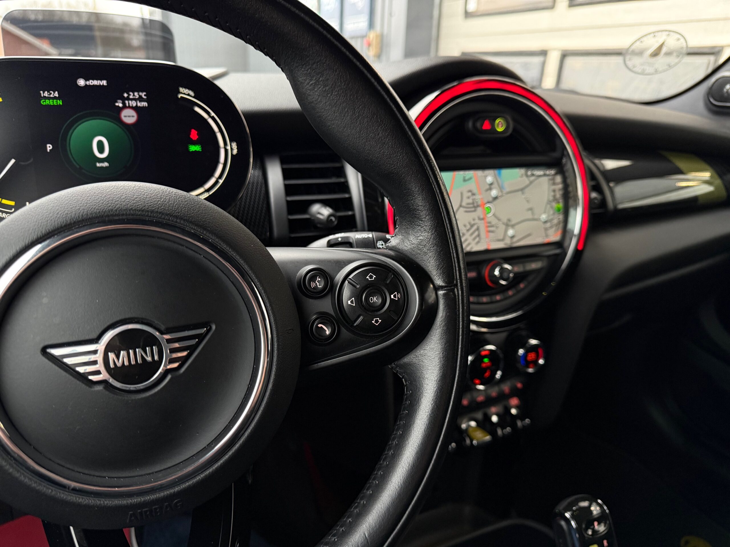 MINI Cooper SE Experience 3d