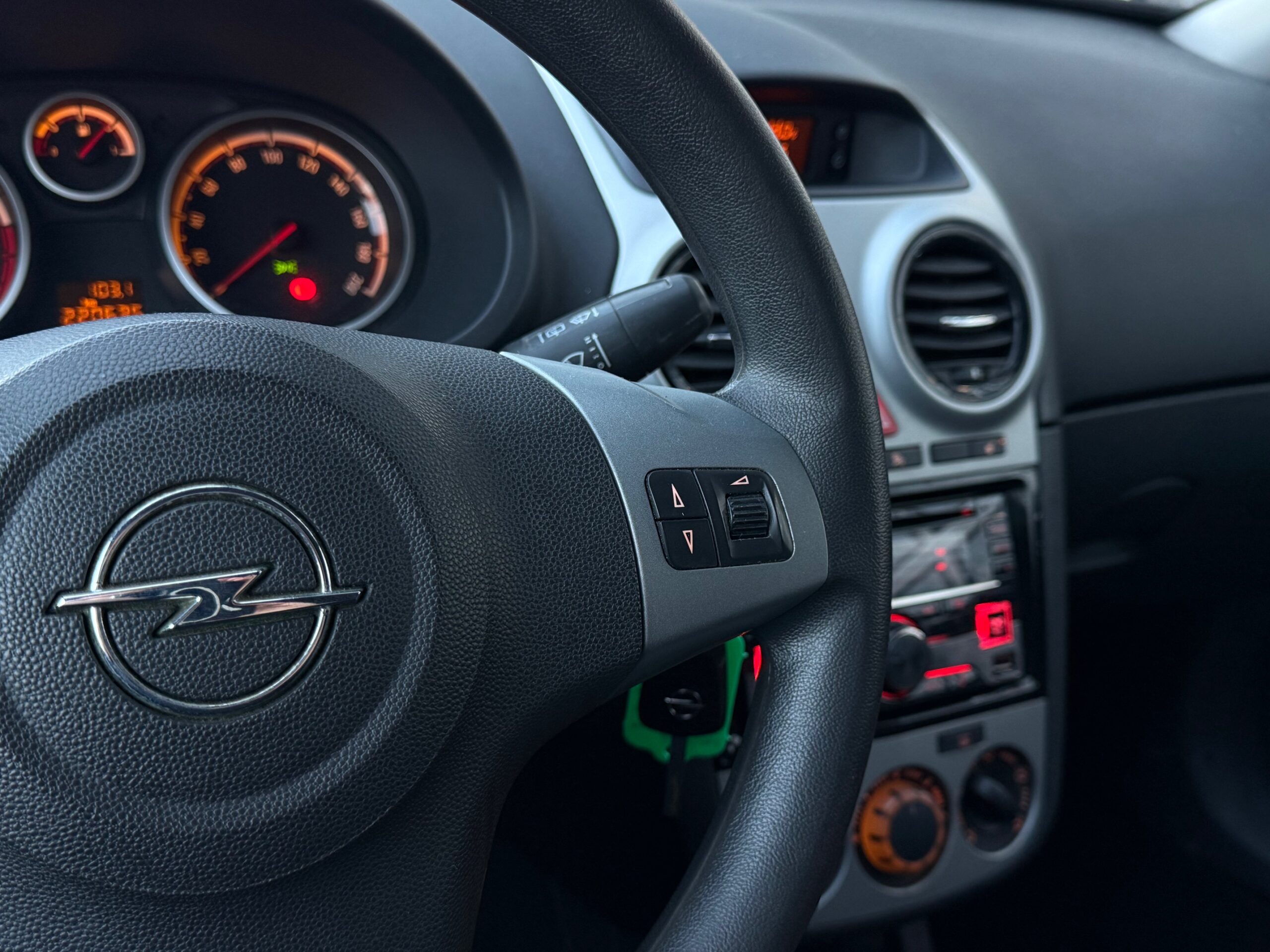 Opel Corsa 1,4 16V Sport 3d