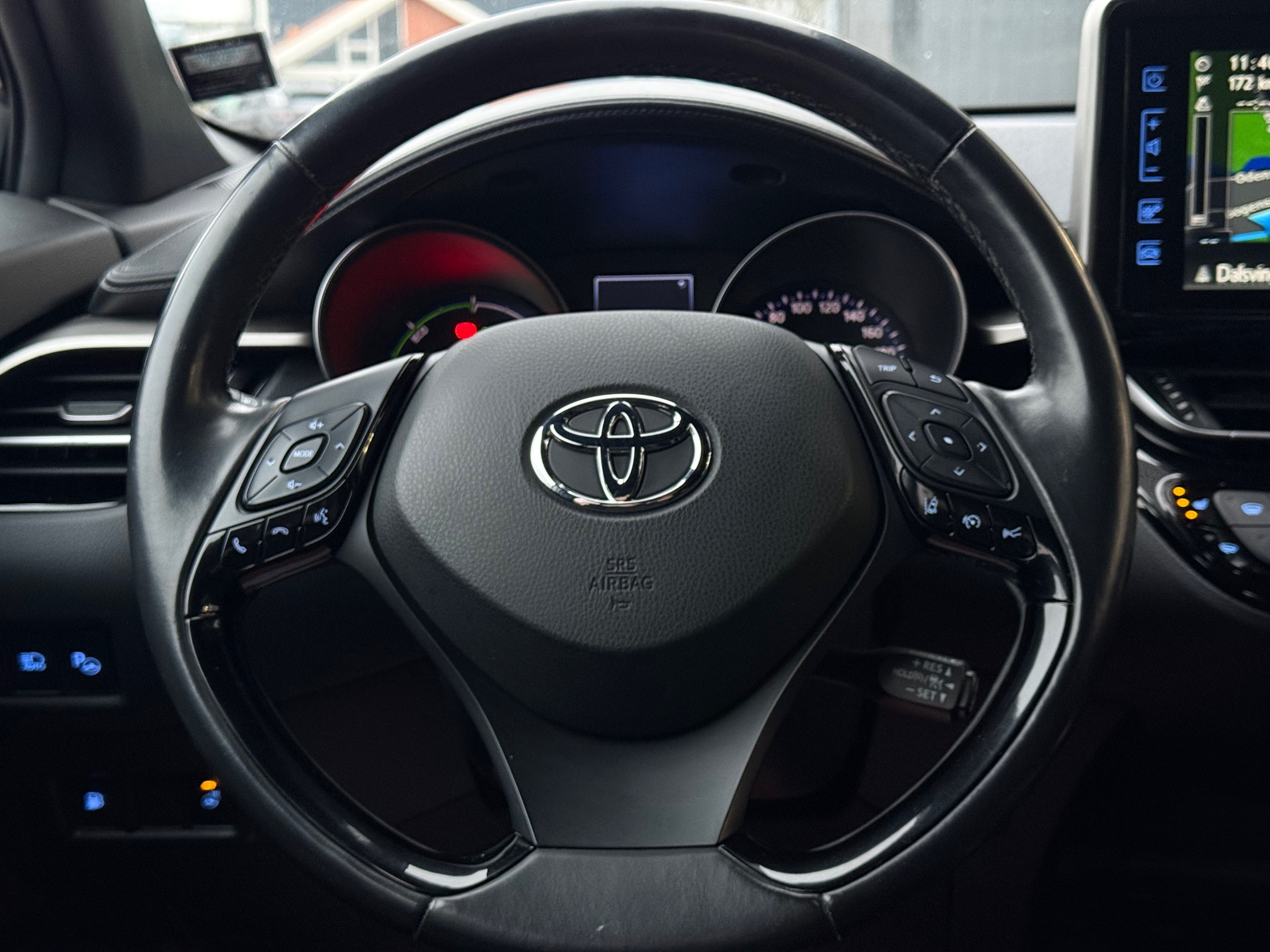 Toyota C-HR 1,8 Hybrid Premium Selected CVT 5d