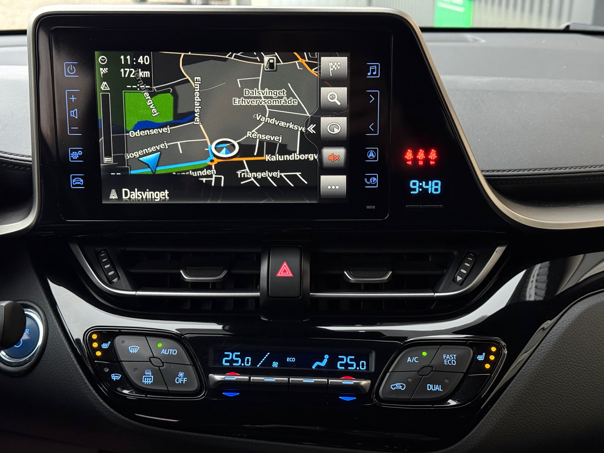 Toyota C-HR 1,8 Hybrid Premium Selected CVT 5d