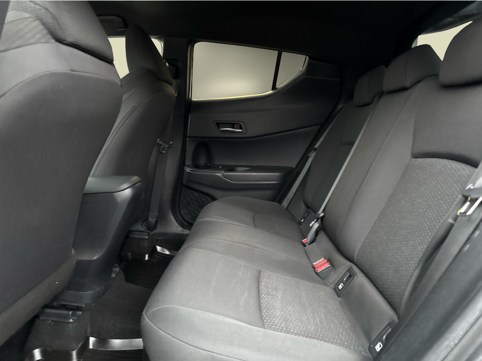 Toyota C-HR 1,8 Hybrid Premium Selected CVT 5d