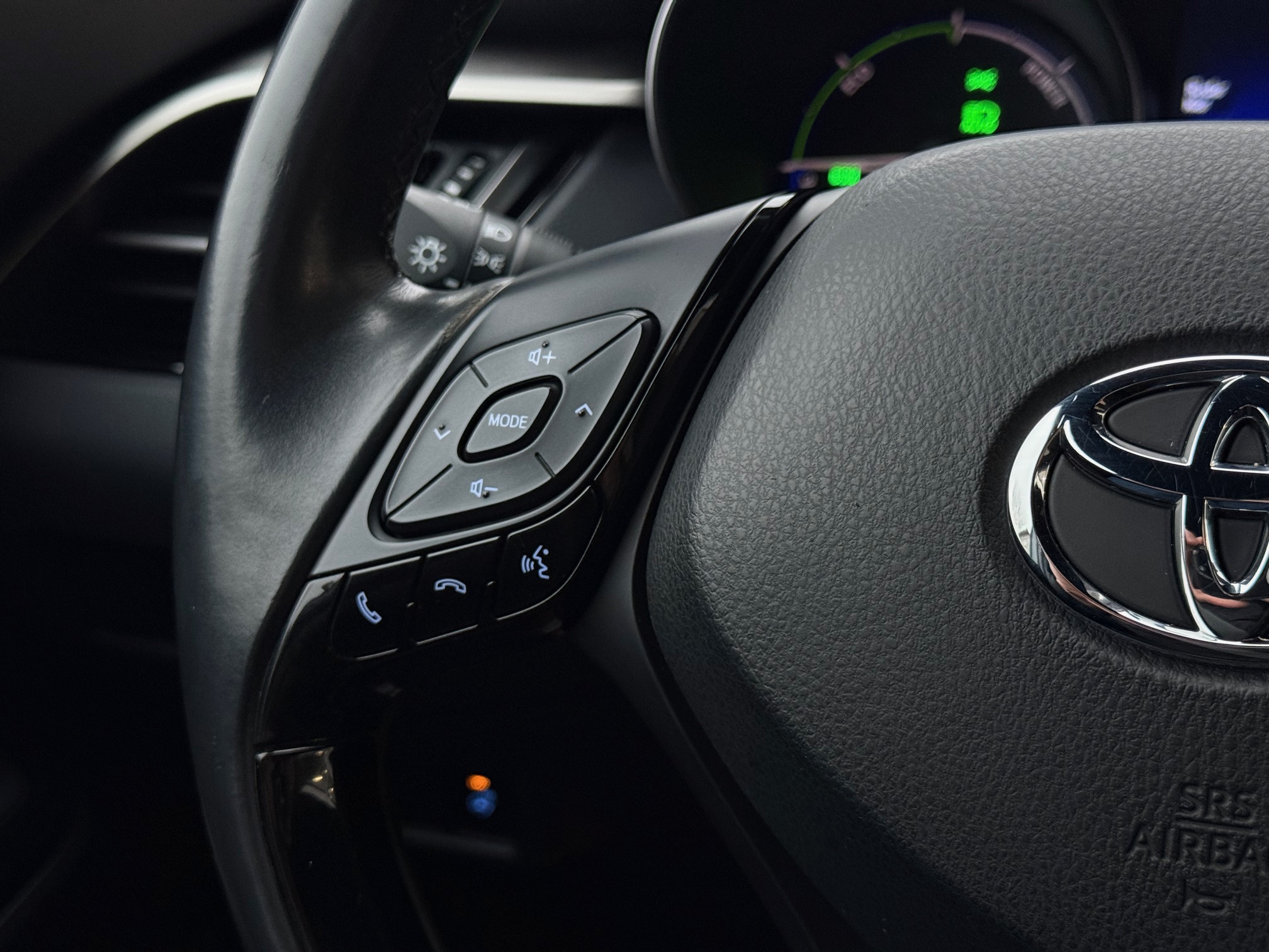 Toyota C-HR 1,8 Hybrid Premium Selected CVT 5d