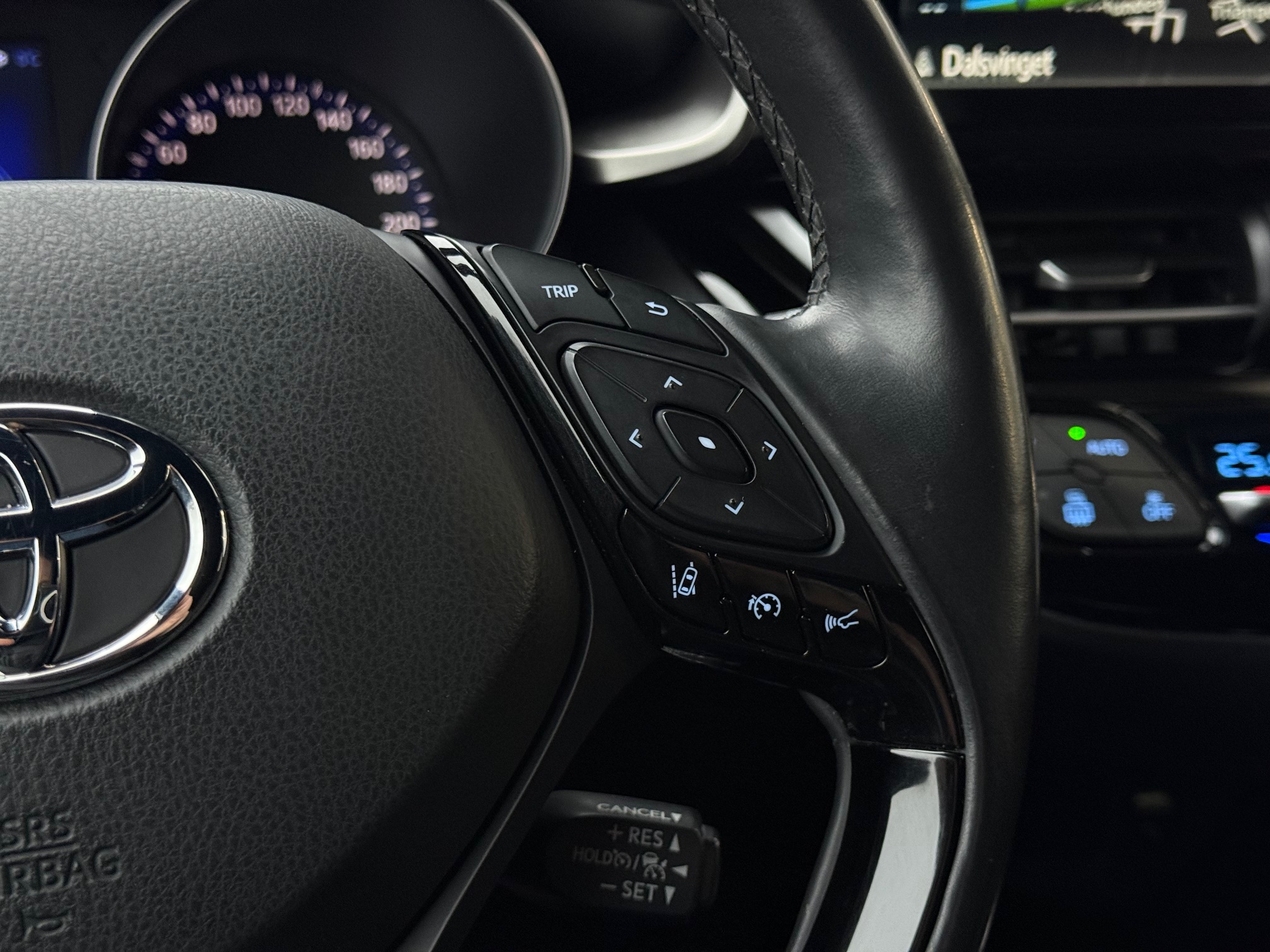 Toyota C-HR 1,8 Hybrid Premium Selected CVT 5d