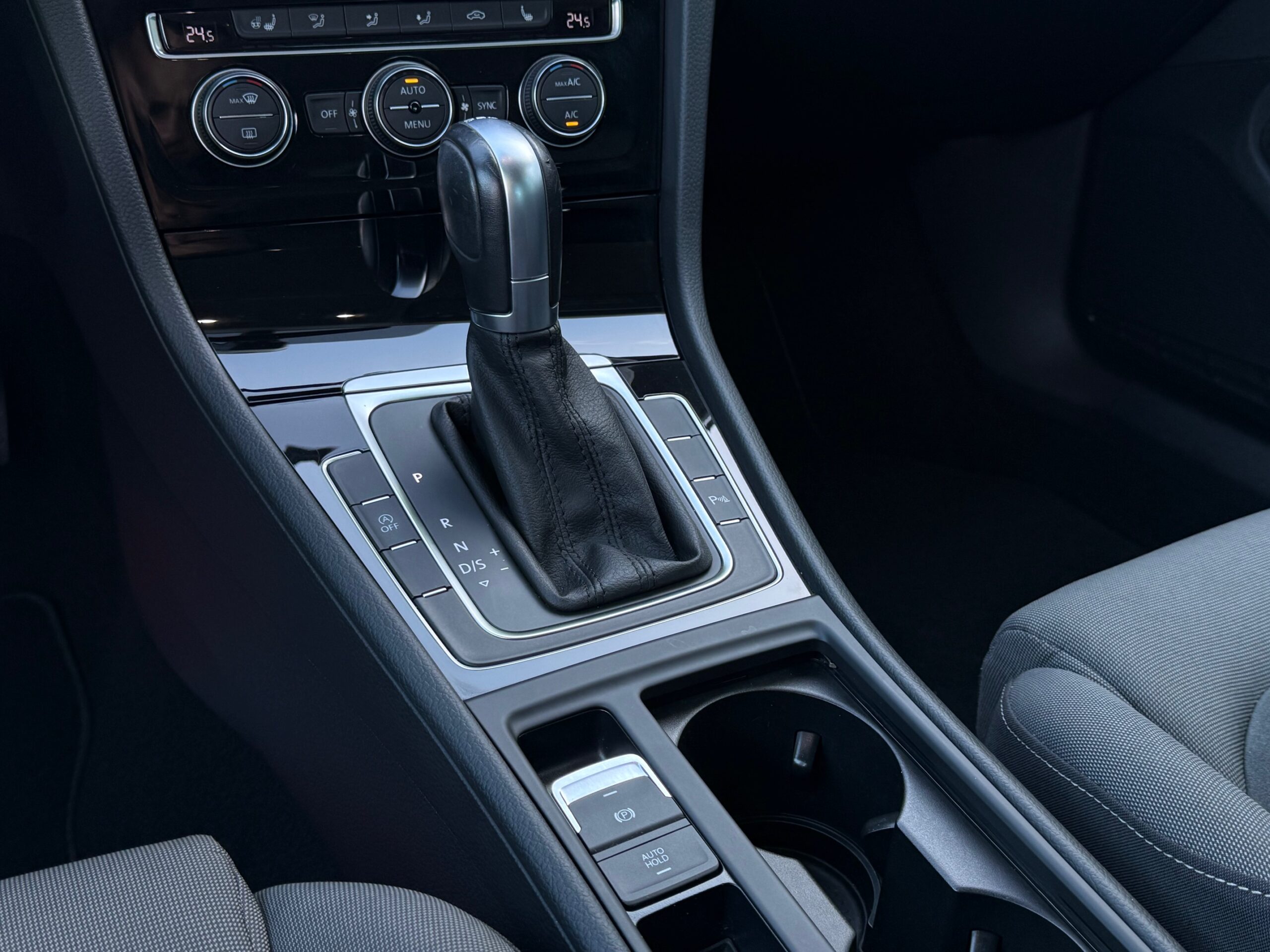 VW Golf VII 1,5 TSi 150 Highline DSG 5d