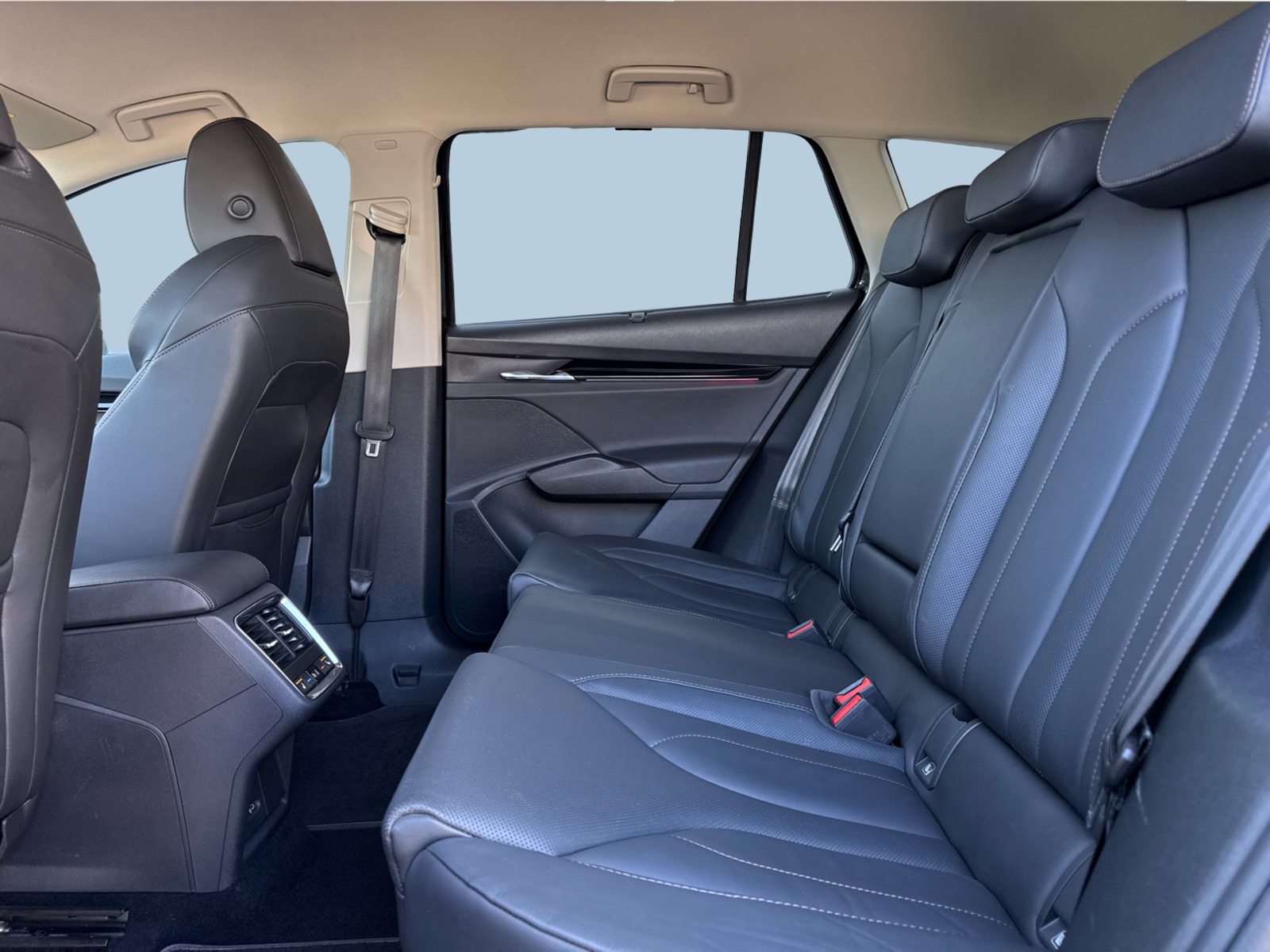 Skoda Enyaq 80 iV Suite 5d