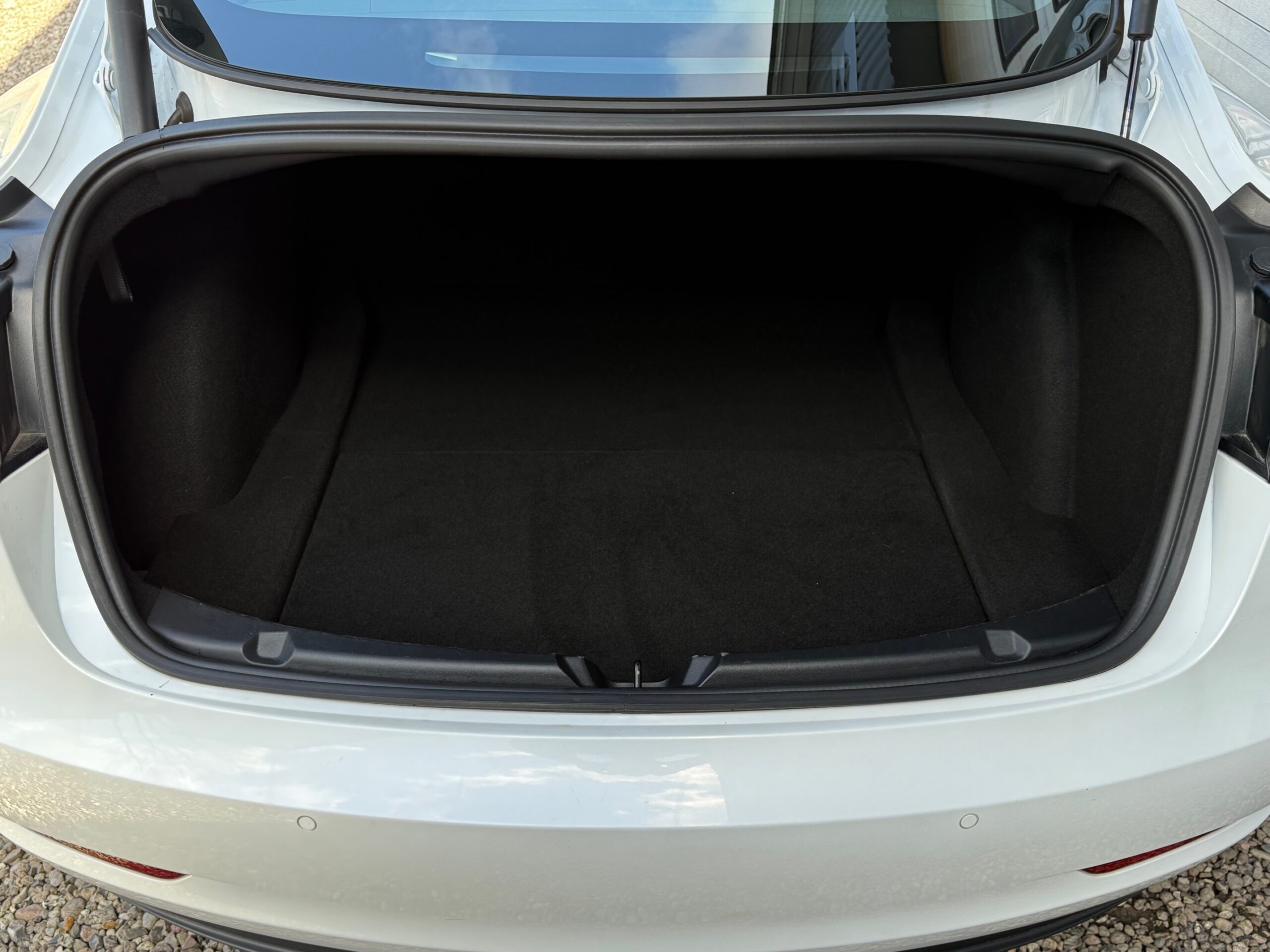 Tesla Model 3 RWD 4d