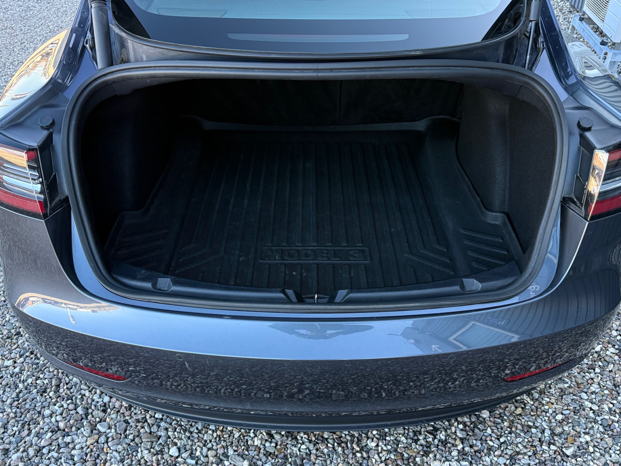 Tesla Model 3 Long Range AWD 4d