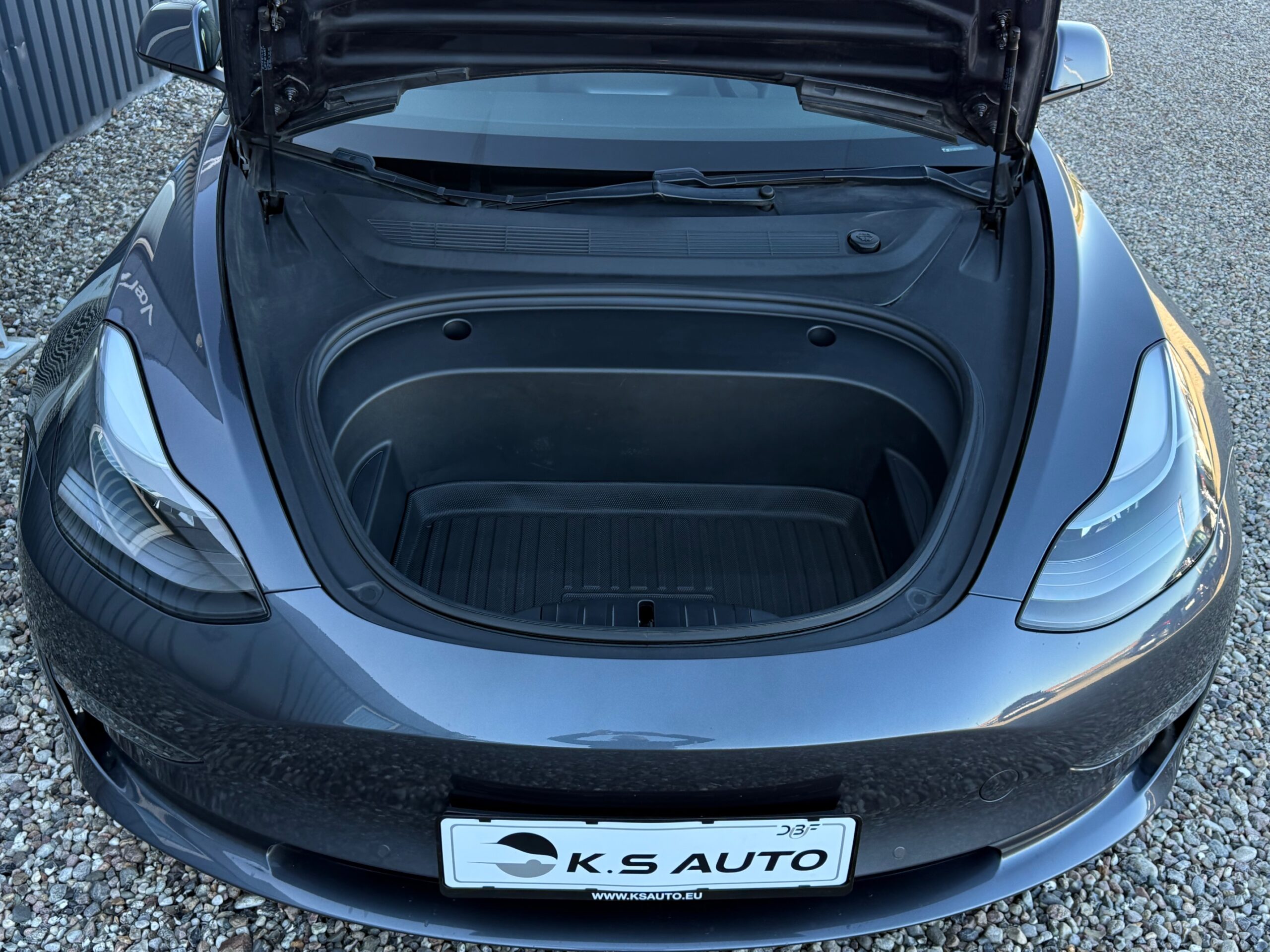 Tesla Model 3 Long Range AWD 4d