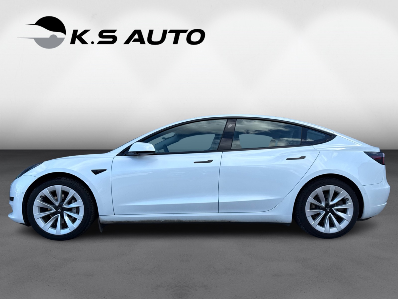 Tesla Model 3 RWD 4d