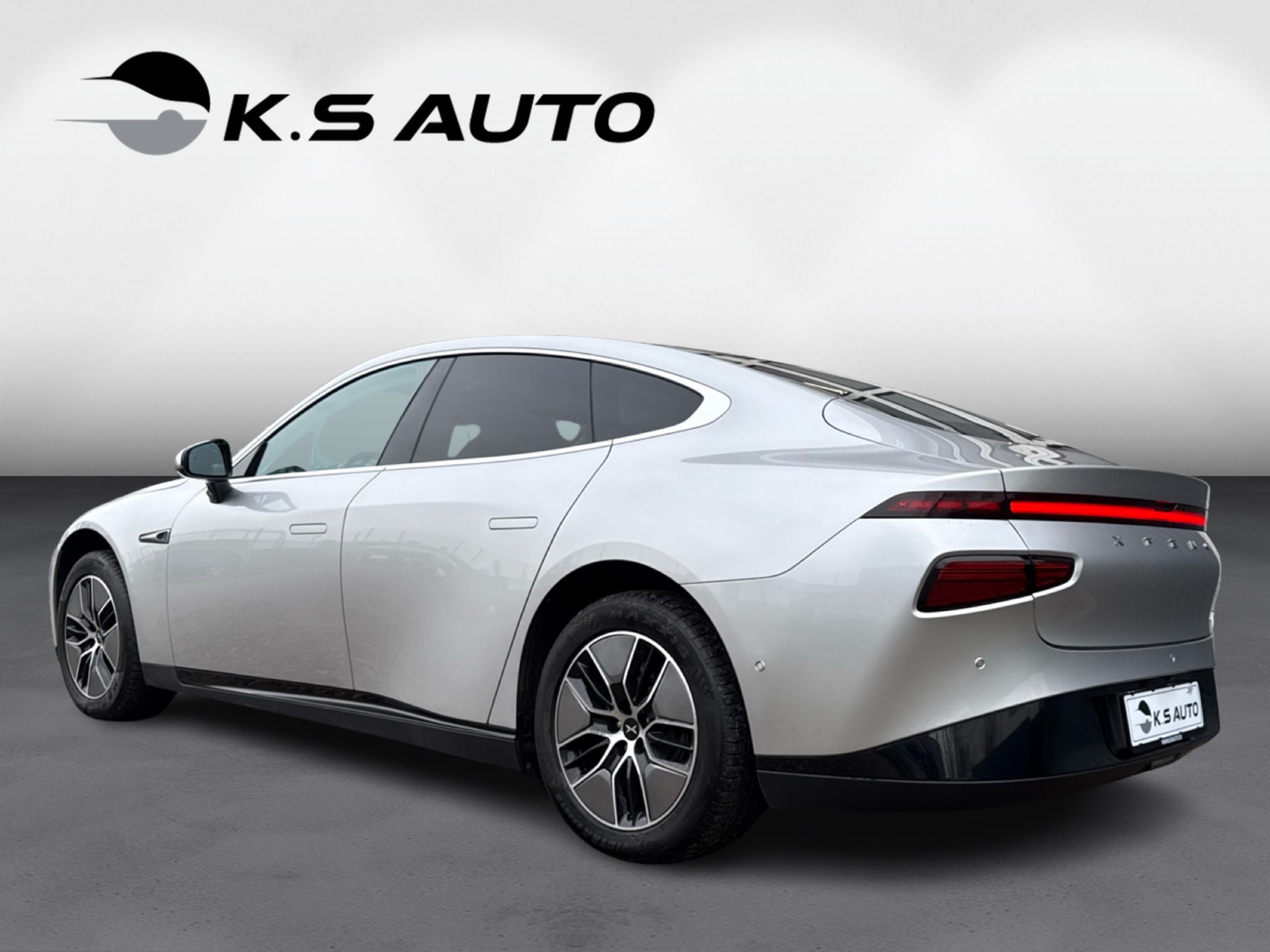 Xpeng P7 Long Range 4d