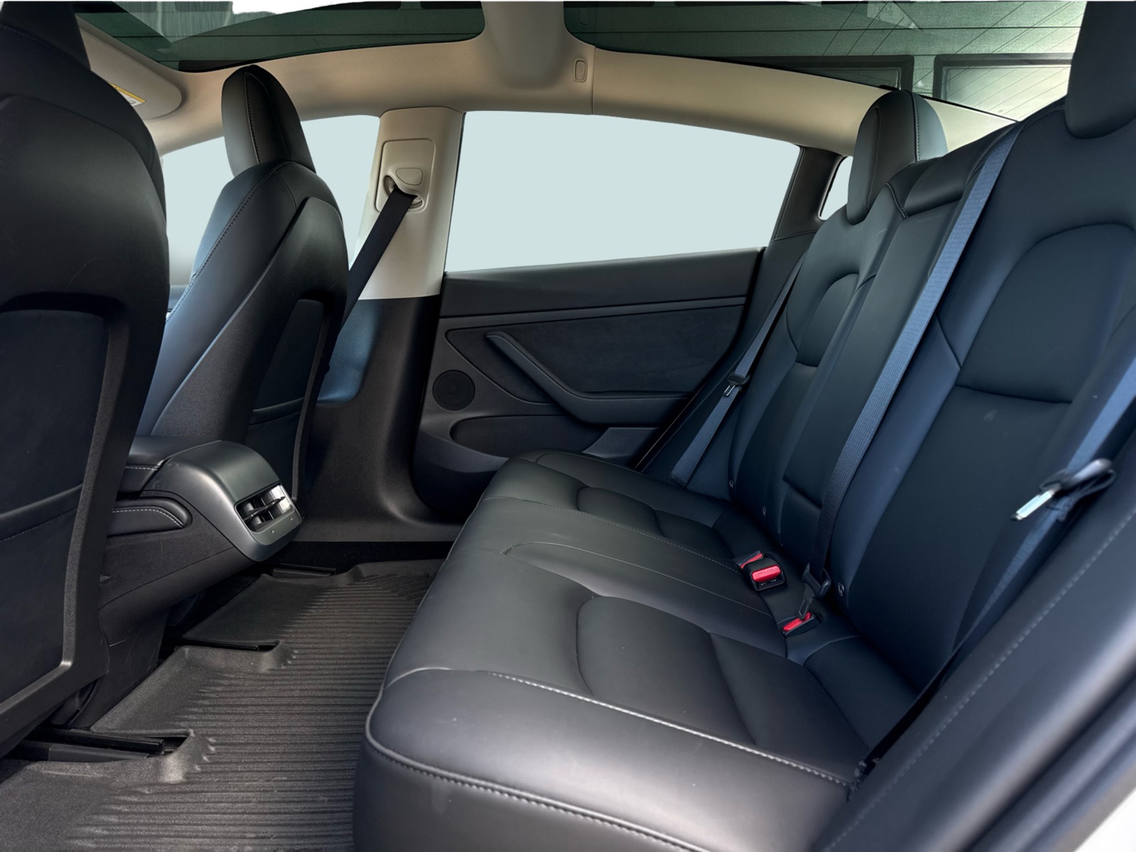 Tesla Model 3 RWD 4d