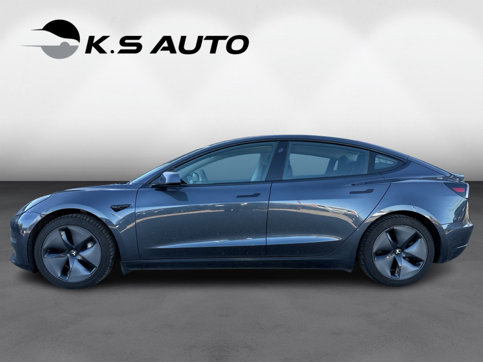 Tesla Model 3 Long Range AWD 4d