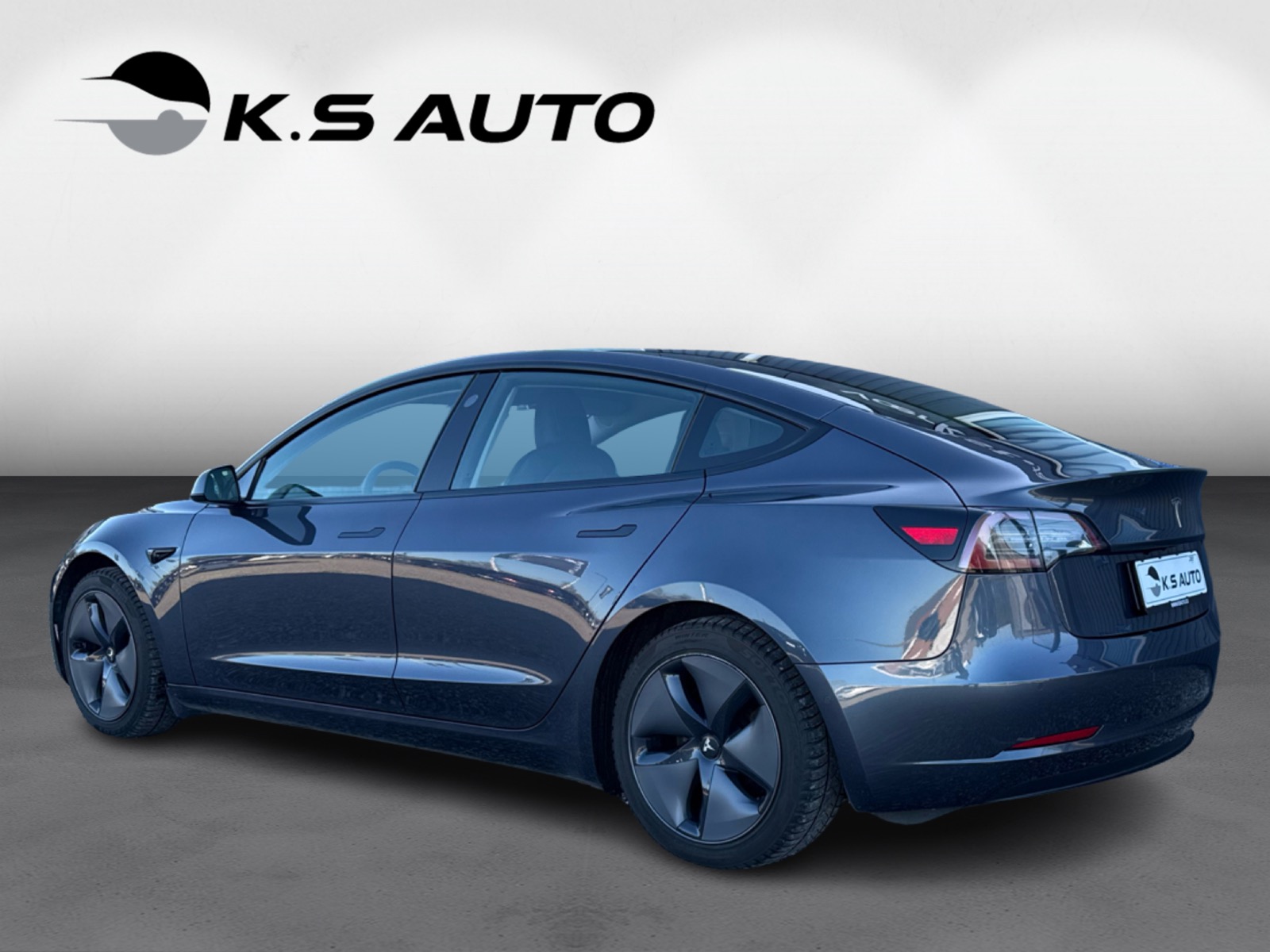 Tesla Model 3 Long Range AWD 4d