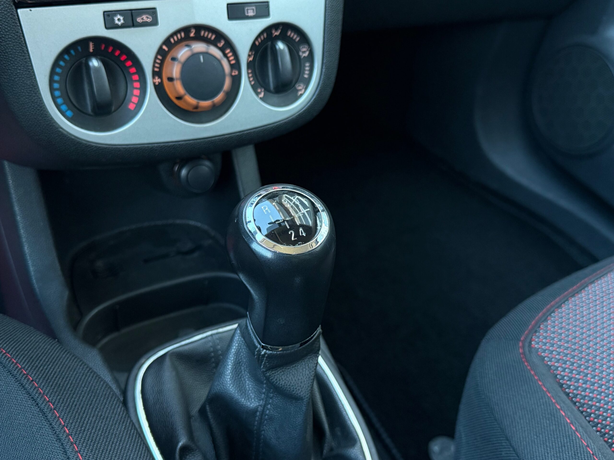 Opel Corsa 1,4 16V Sport 3d