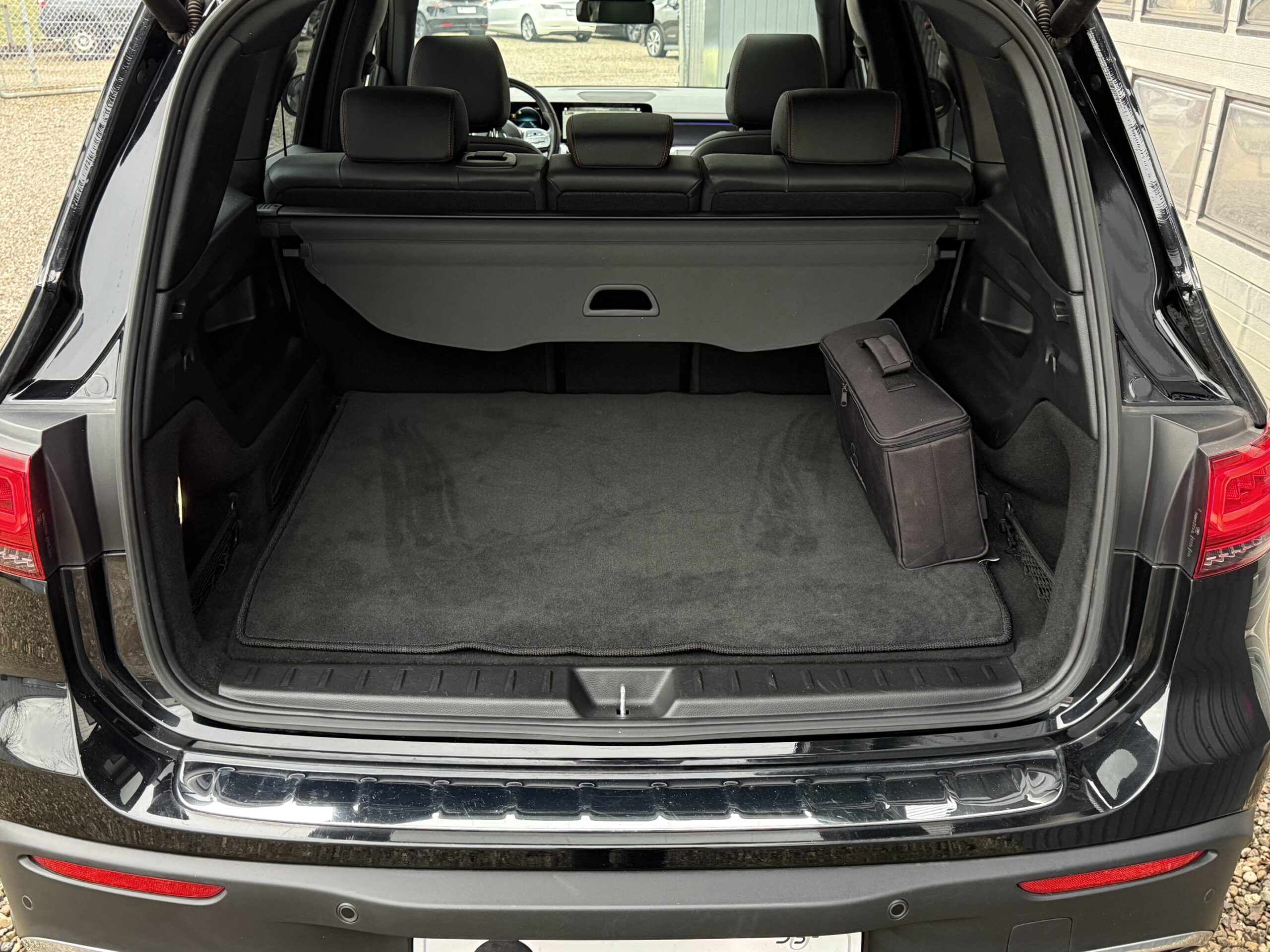 Mercedes EQB300 AMG Line 4Matic 5d