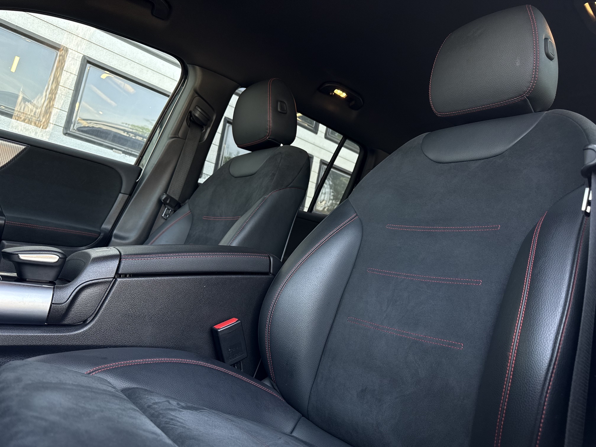 Mercedes EQB300 AMG Line 4Matic 5d