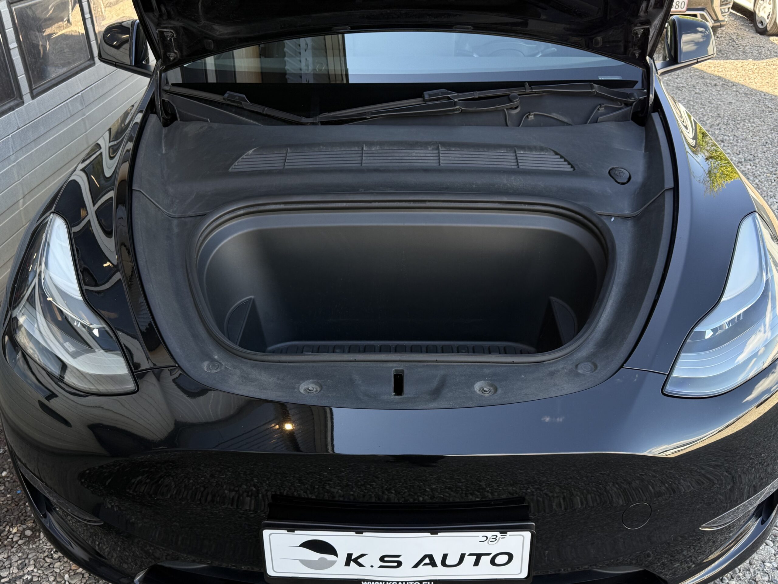 Tesla Model Y Long Range AWD 5d