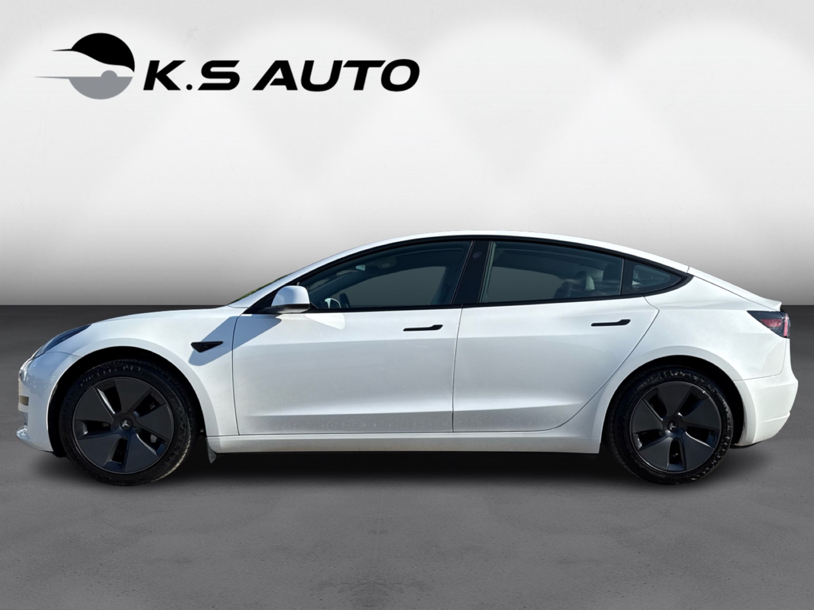 Tesla Model 3 RWD 4d