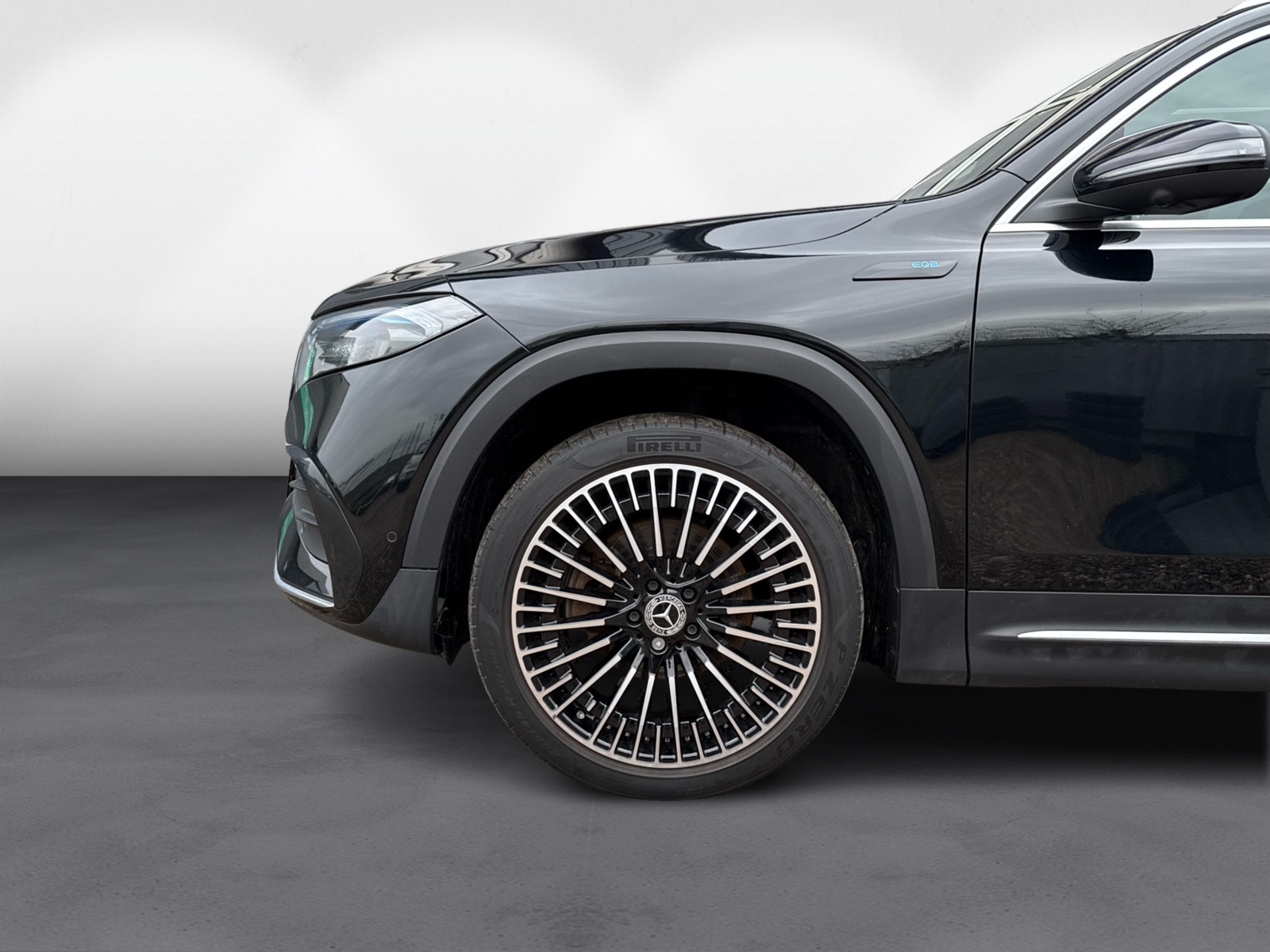 Mercedes EQB300 AMG Line 4Matic 5d