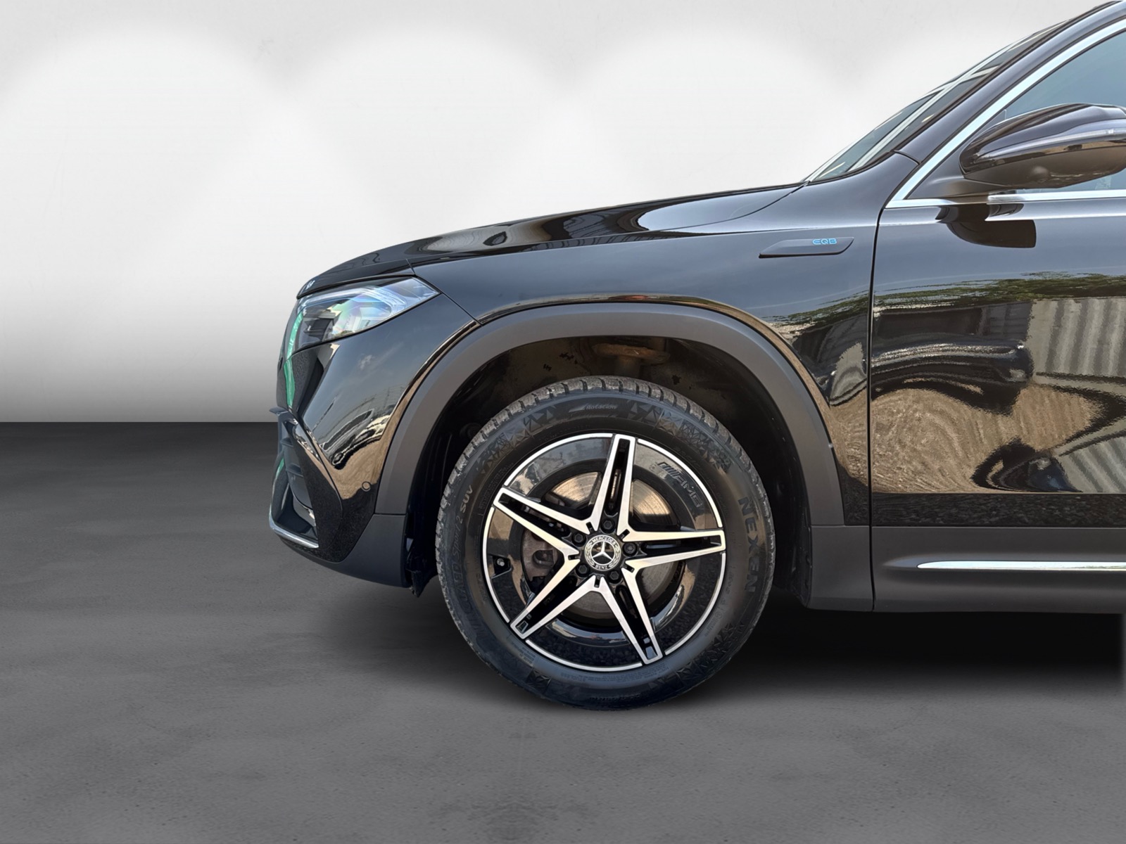 Mercedes EQB300 AMG Line 4Matic 5d