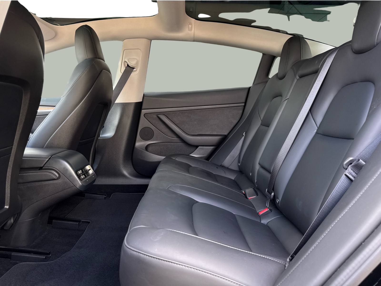 Tesla Model 3 Long Range AWD 4d