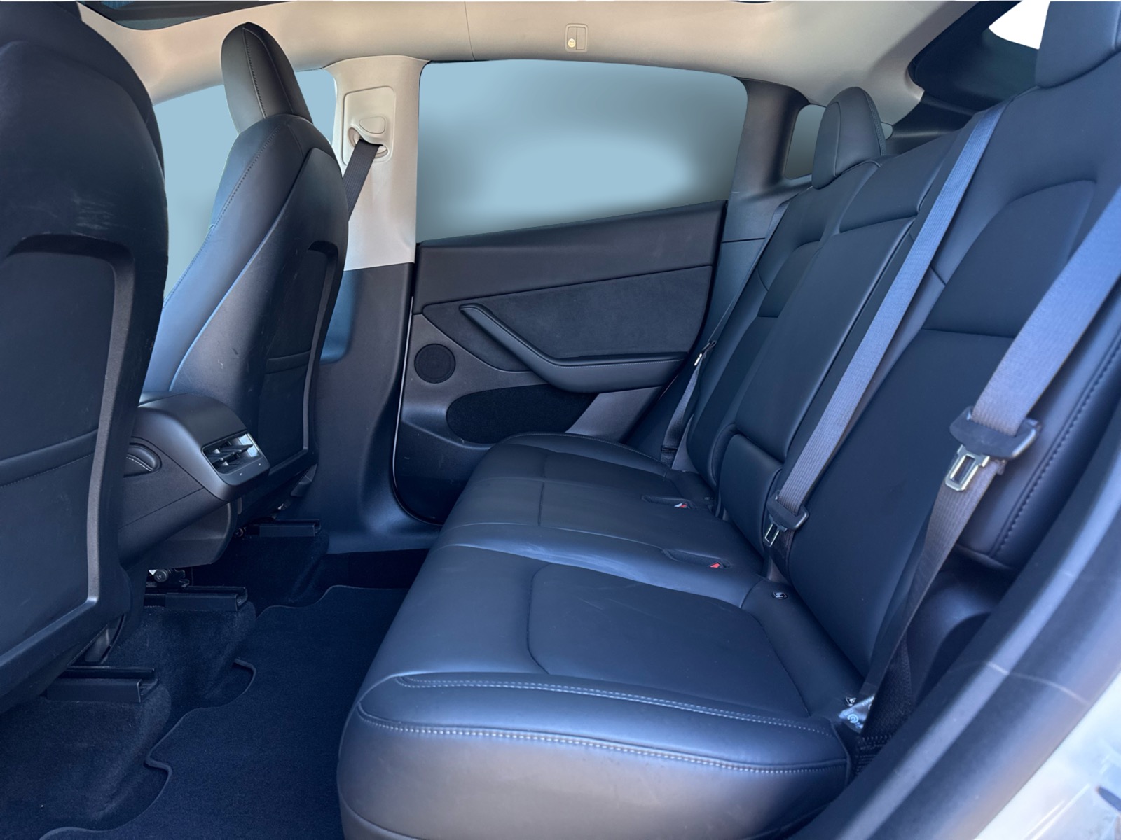 Tesla Model Y Long Range AWD 5d