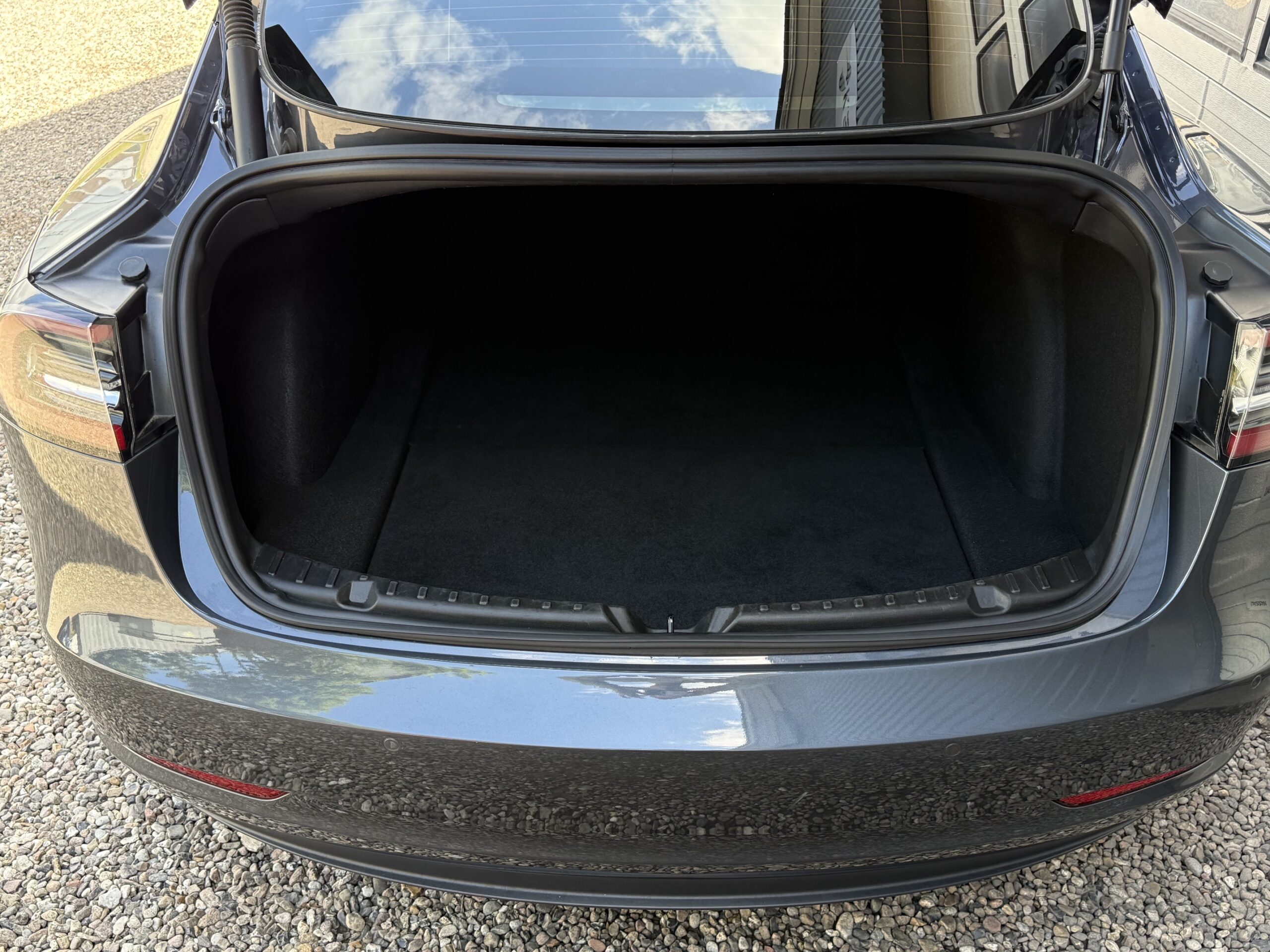 Tesla Model 3 Standard Range+ RWD 4d