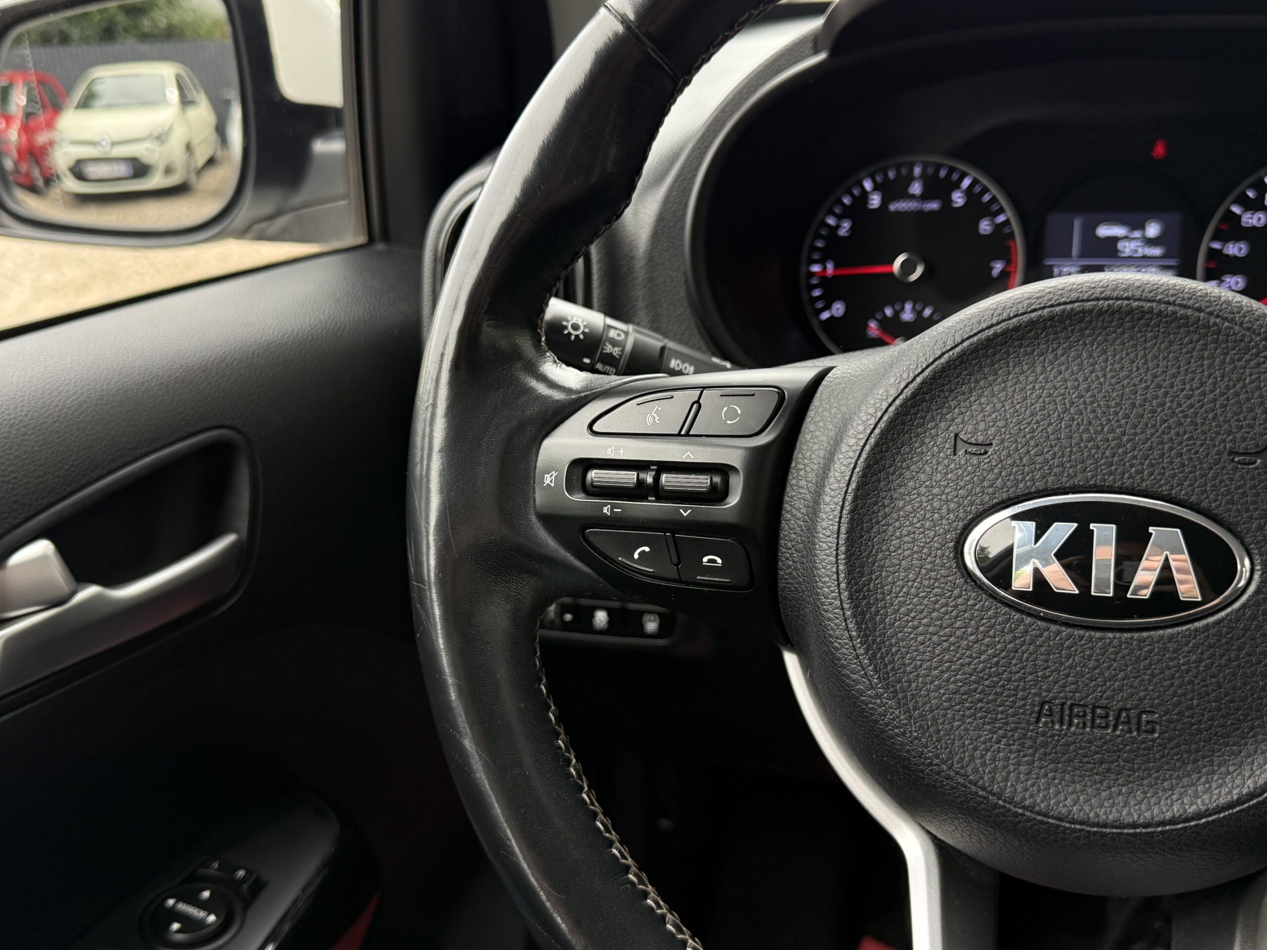 Kia Picanto 1,0 MPi Attraction 5d