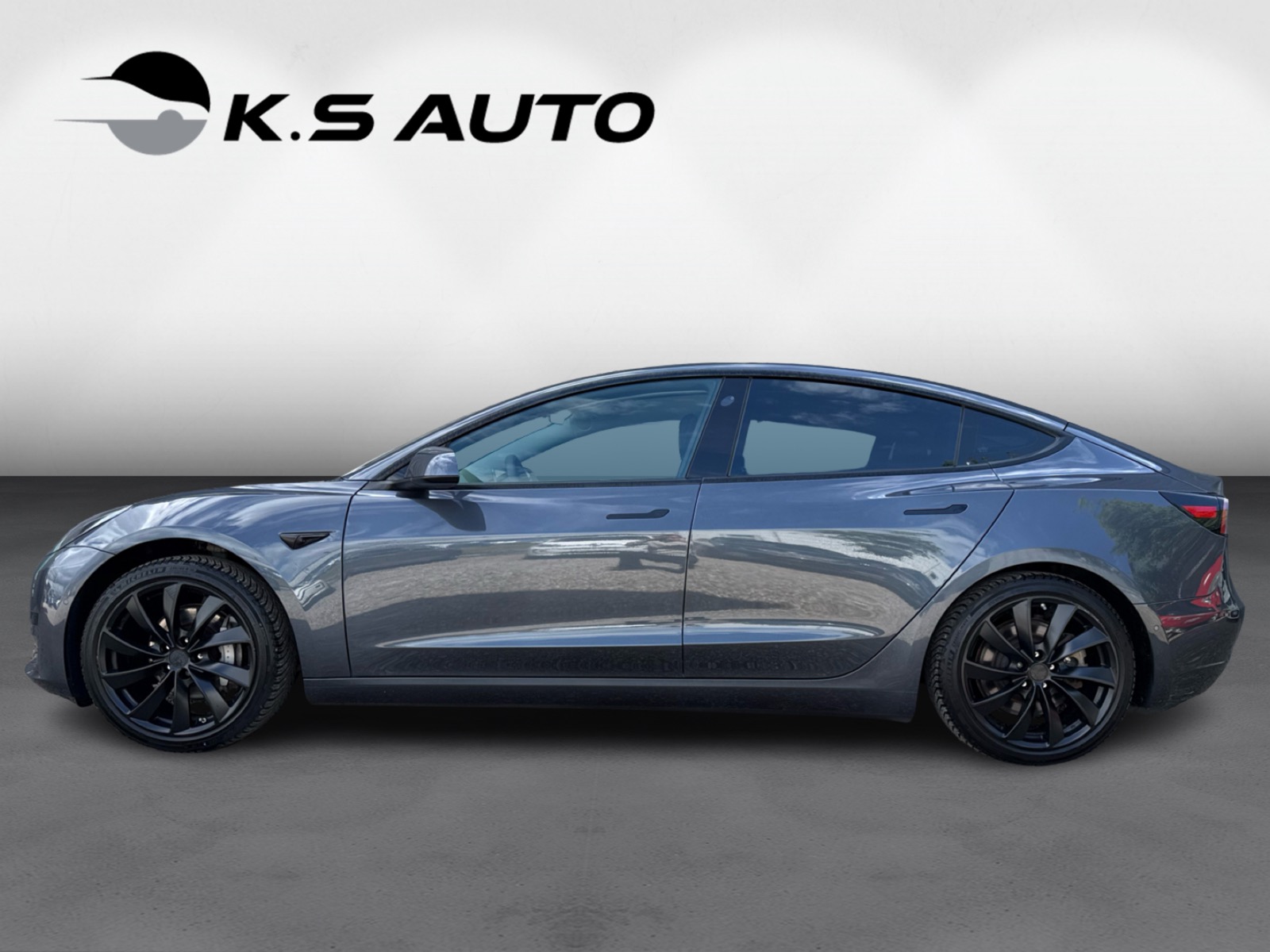 Tesla Model 3 Standard Range+ RWD 4d