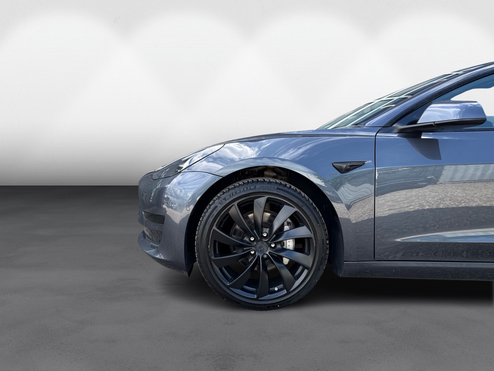 Tesla Model 3 Standard Range+ RWD 4d