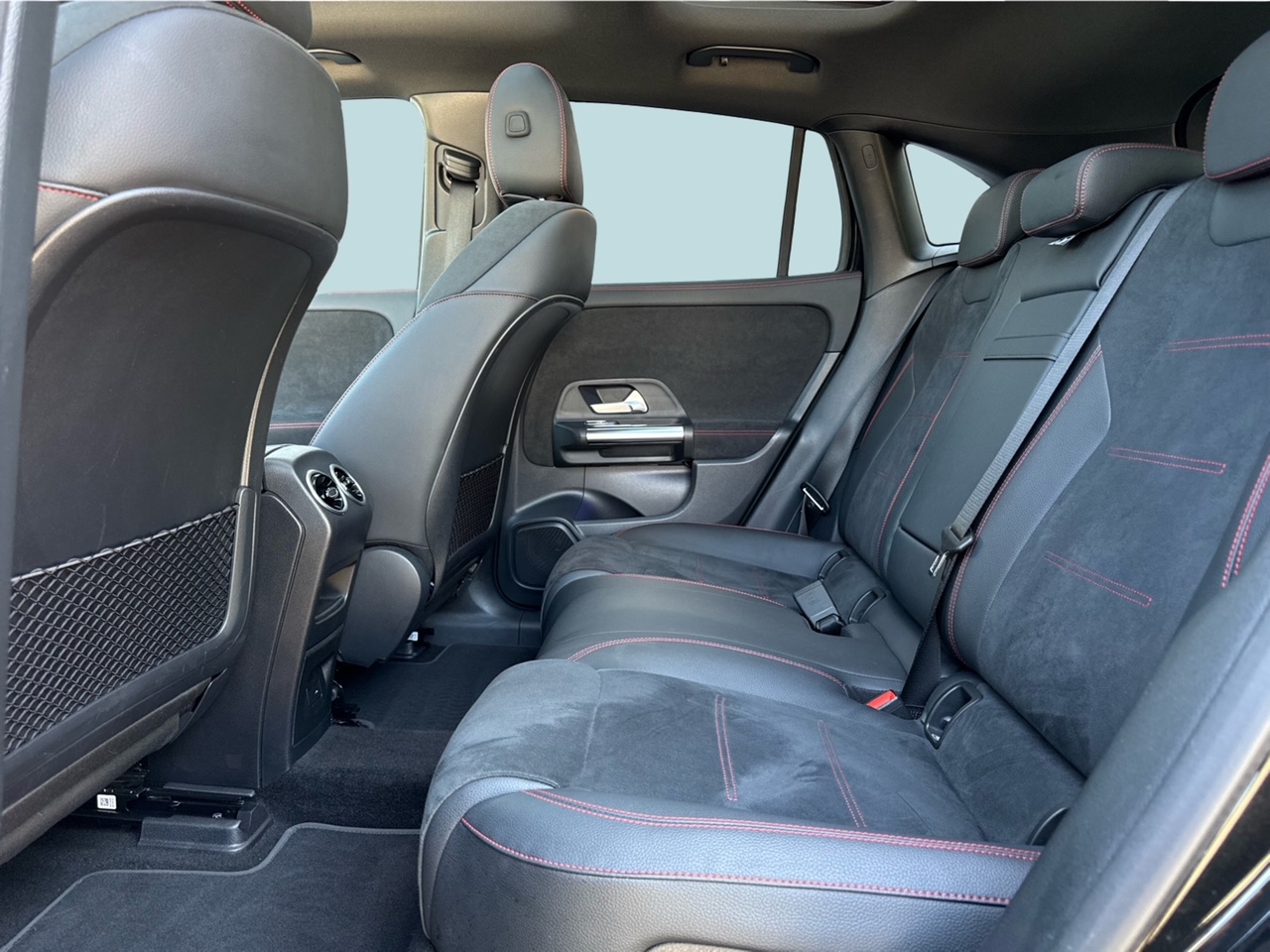 Mercedes EQA300 AMG Line 4Matic 5d