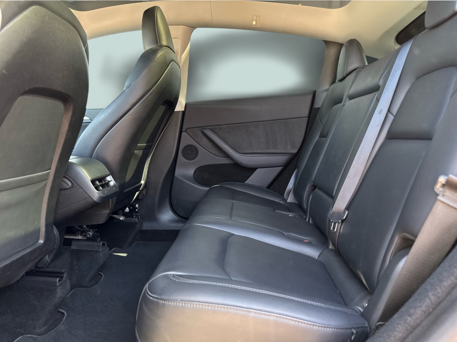 Tesla Model Y Long Range AWD 5d