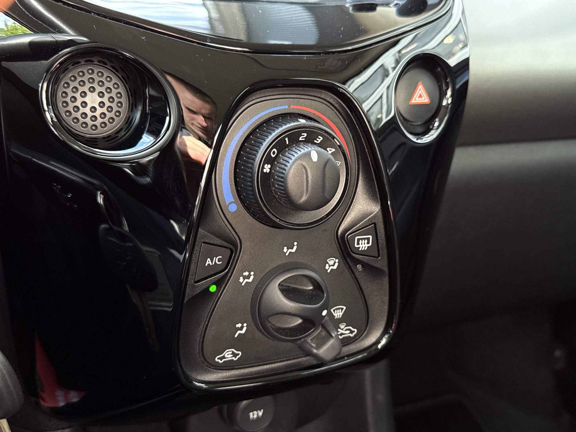 Peugeot 108 1,0 e-VTi 69 Allure 5d