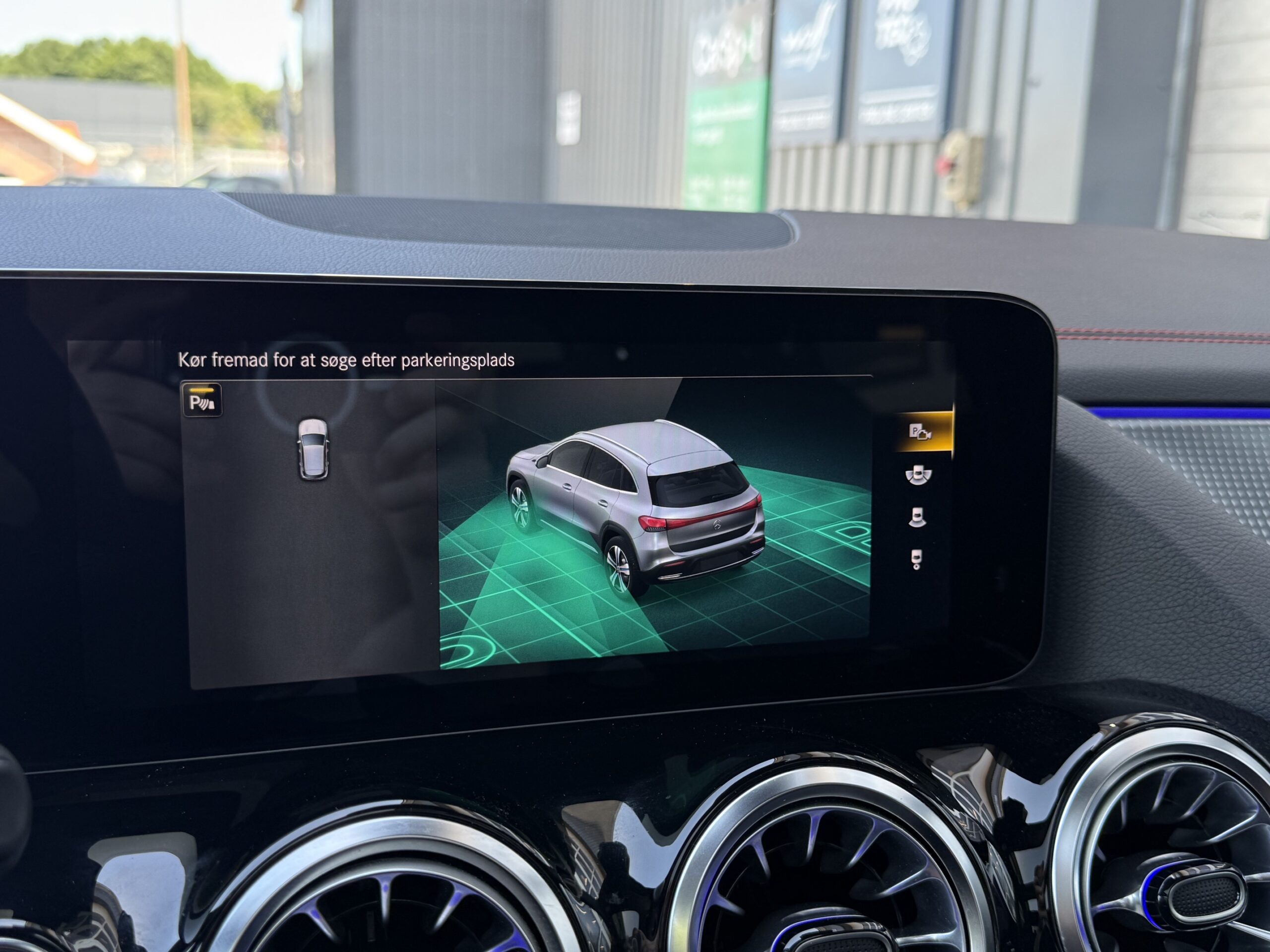 Mercedes EQA300 AMG Line 4Matic 5d