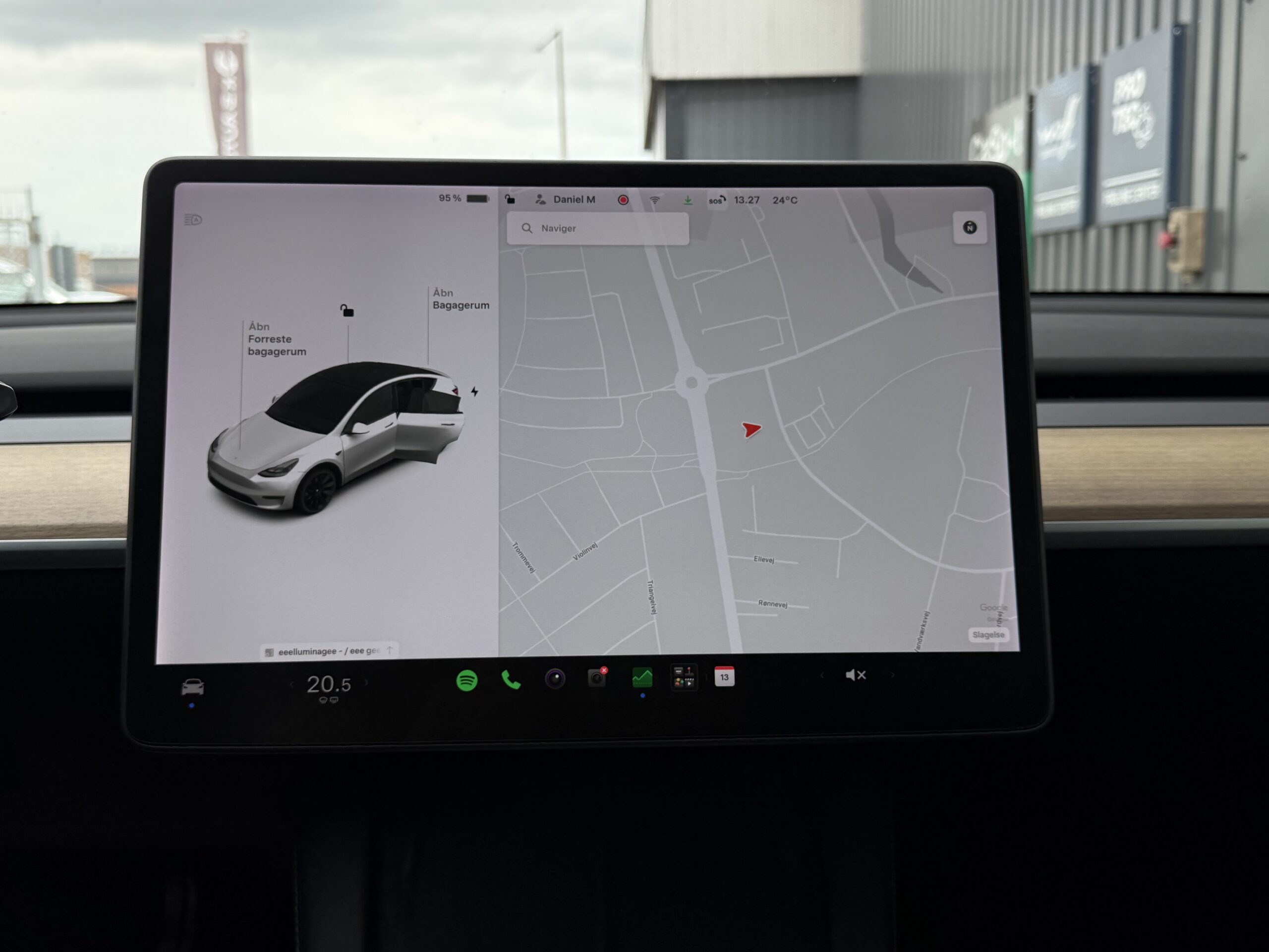 Tesla Model Y Long Range AWD 5d
